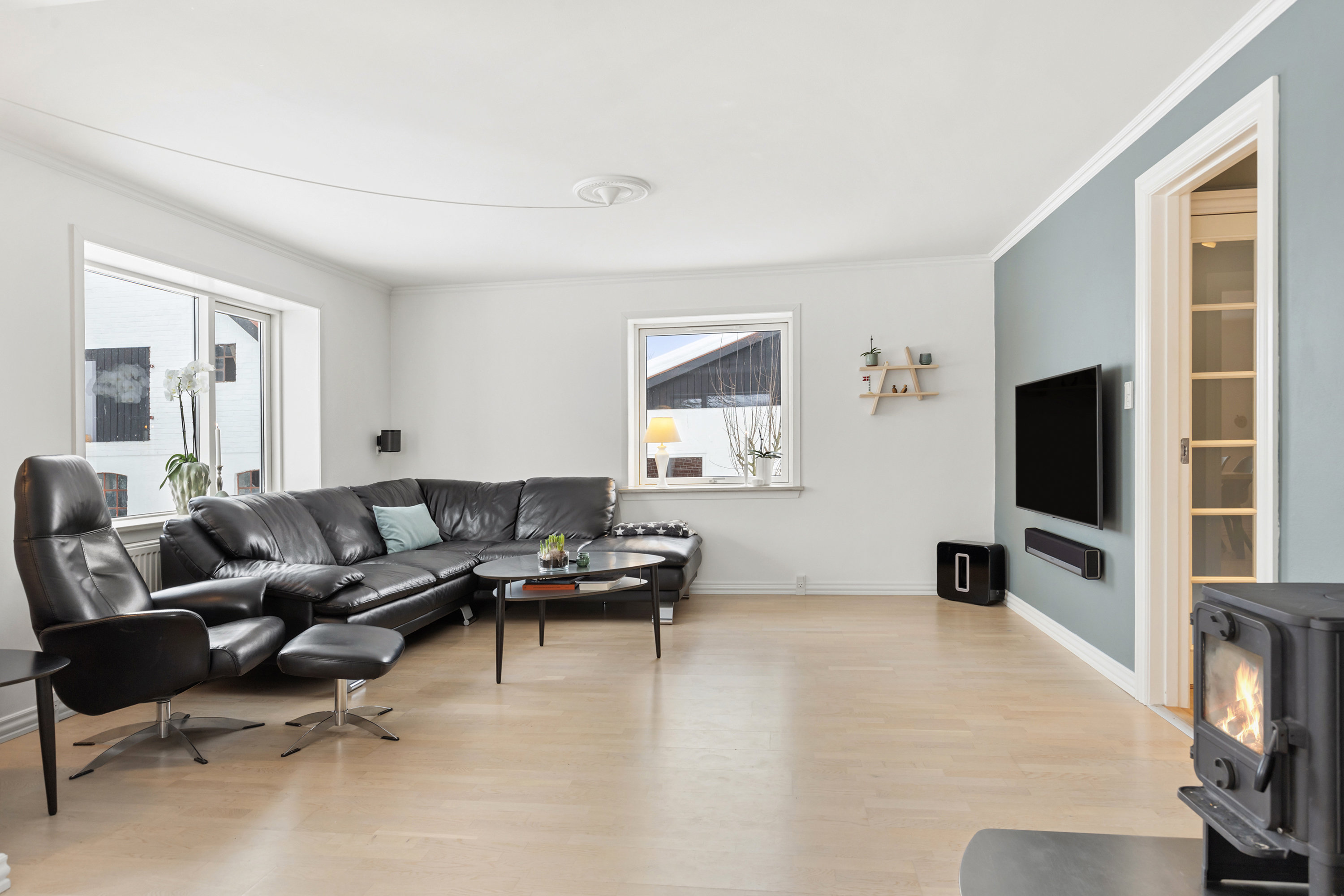 Fremhævet stue billede i fuldskærmstilstand. Billede af Vesterheden 3, 9760 Vrå