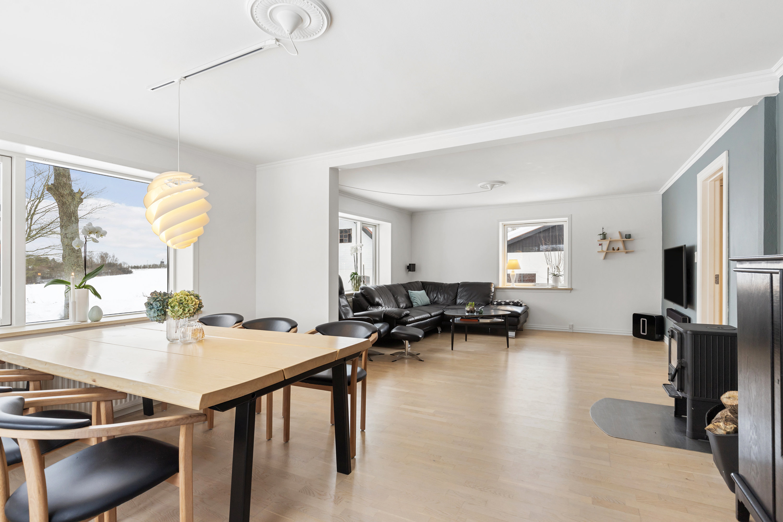 Fremhævet stue billede i fuldskærmstilstand. Billede af Vesterheden 3, 9760 Vrå