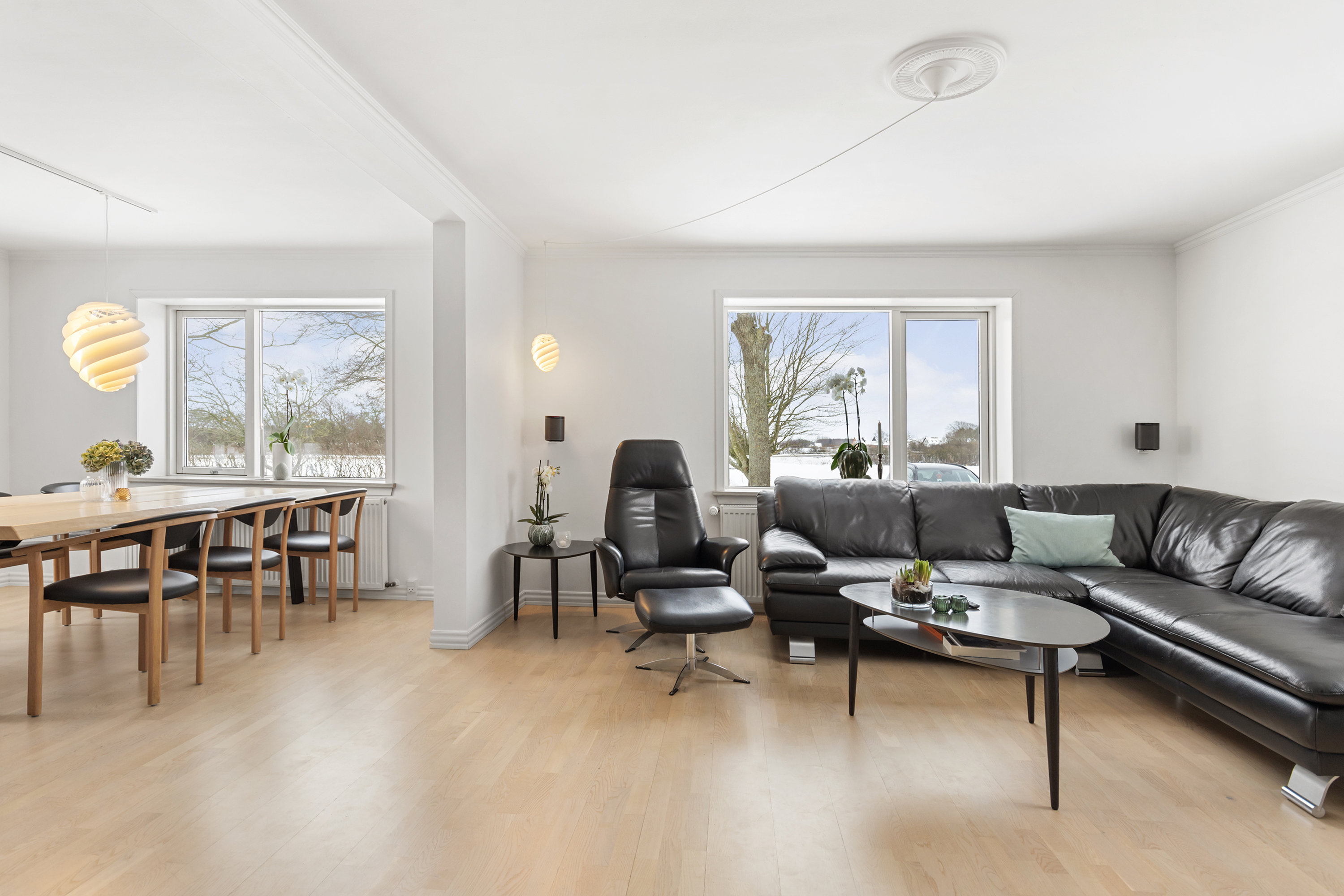 Fremhævet stue billede i fuldskærmstilstand. Billede af Vesterheden 3, 9760 Vrå