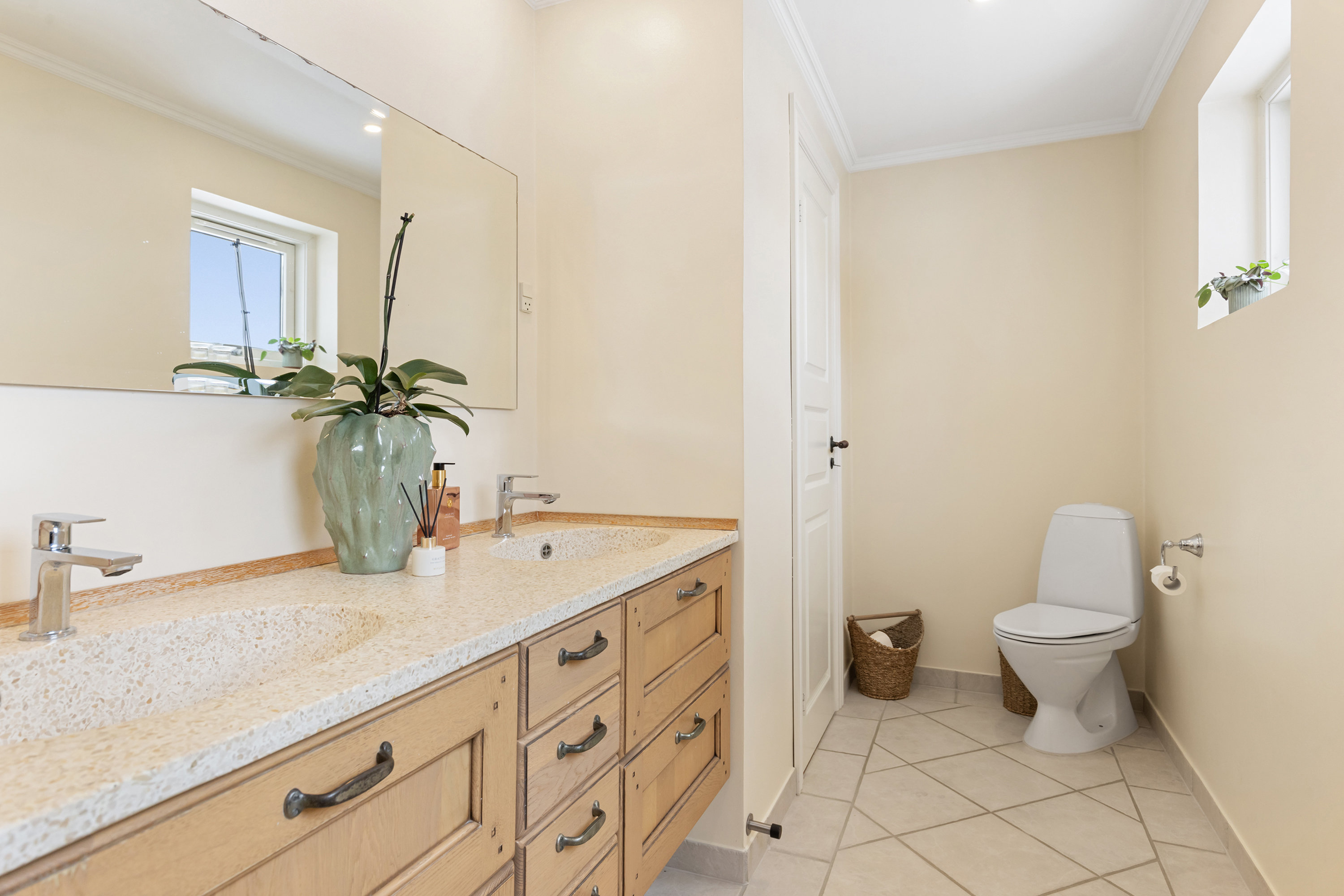 Fremhævet badeværelse billede i fuldskærmstilstand. Billede af Vesterheden 3, 9760 Vrå