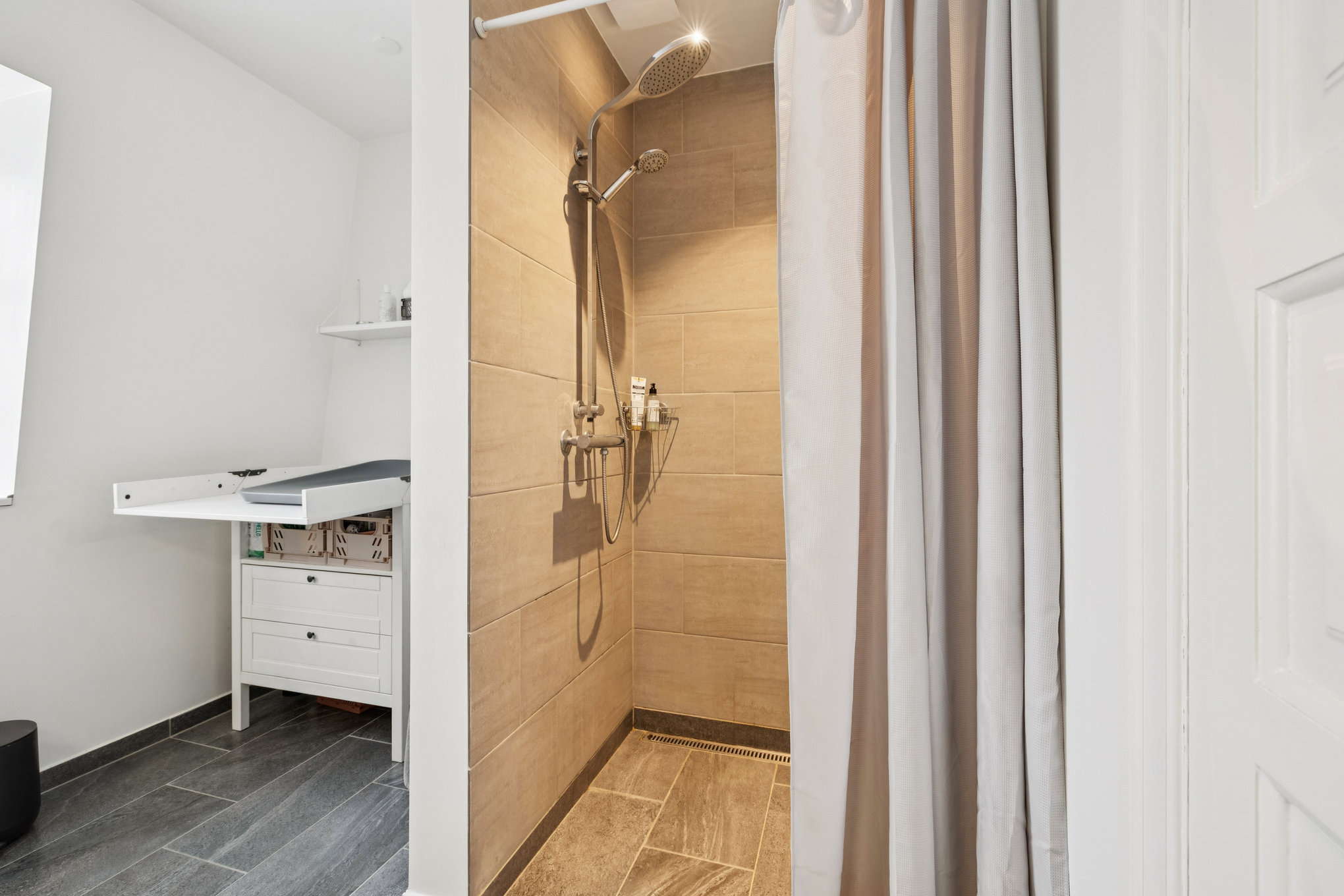 Fremhævet badeværelse billede i fuldskærmstilstand. Billede af Gl. Hobrovej 16, 8920 Randers NV