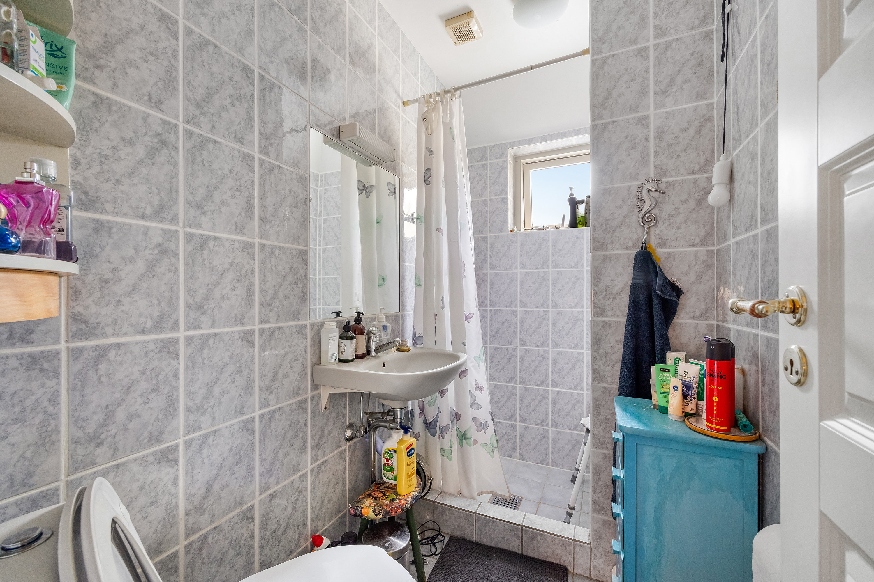 Fremhævet badeværelse billede i fuldskærmstilstand. Billede af Smidstrup Strandvej 26, 3250 Gilleleje