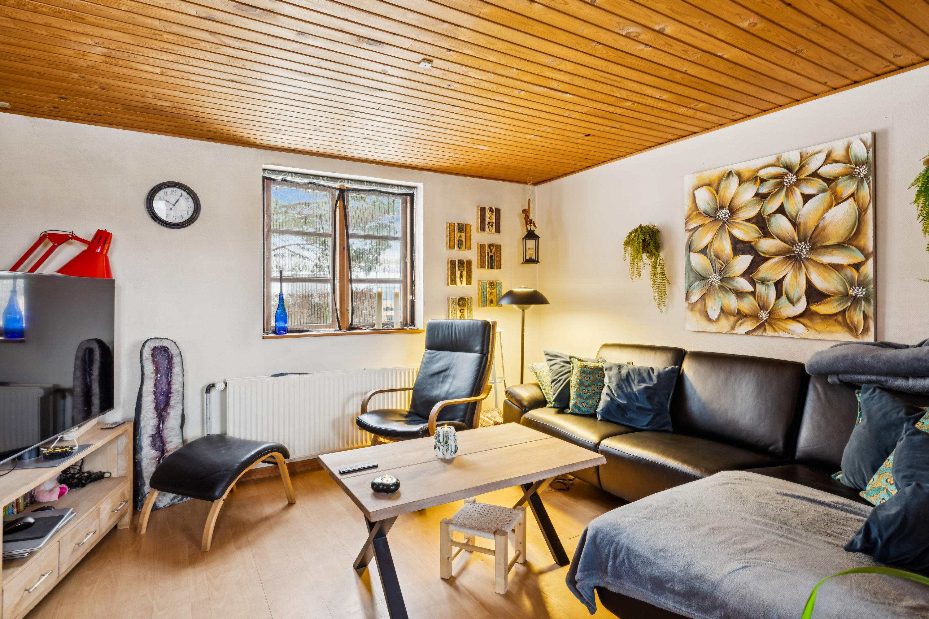 Fremhævet stue billede i fuldskærmstilstand. Billede af Nymandsvej 8, Hoed, 8444 Balle