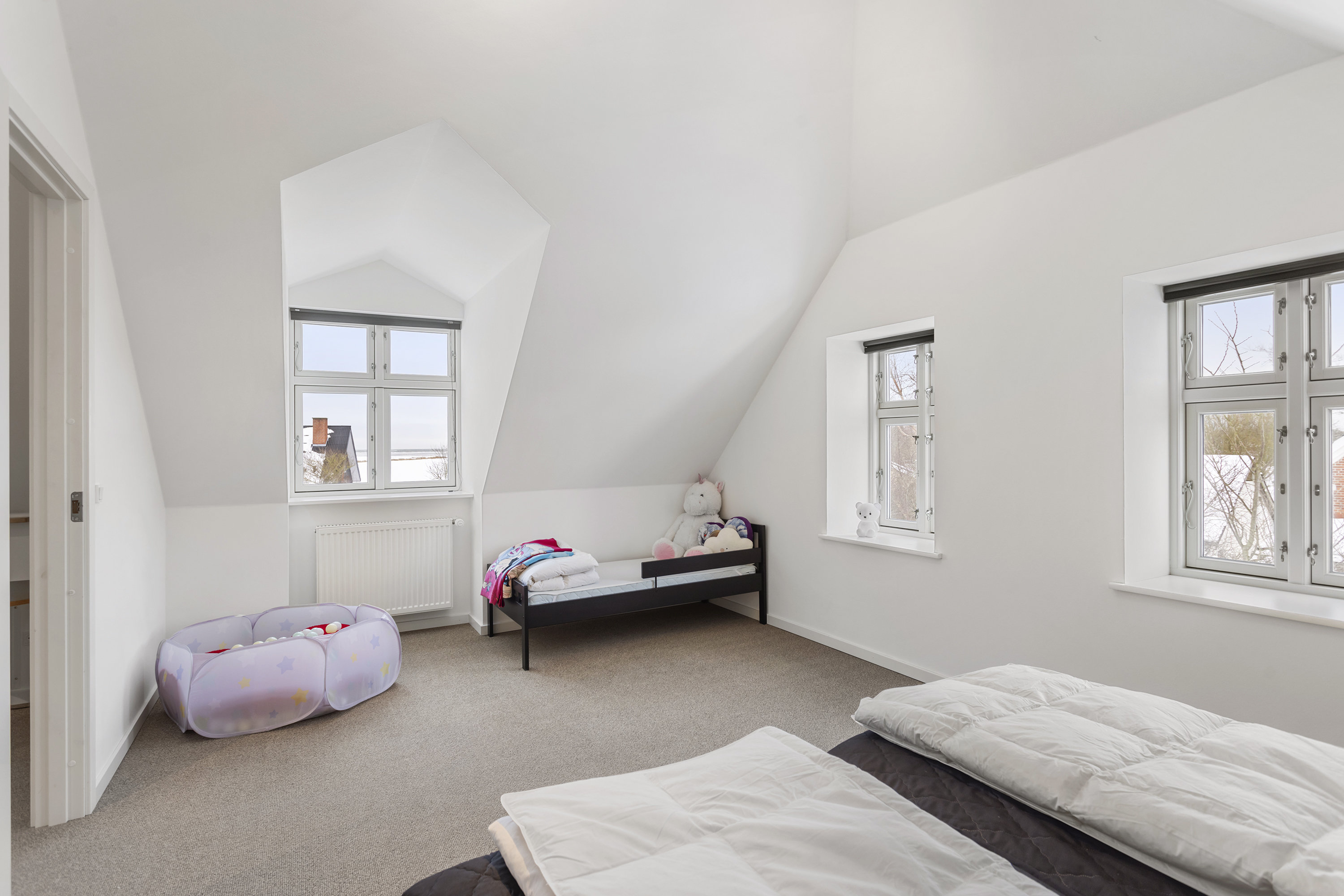 Fremhævet soveværelse billede i fuldskærmstilstand. Billede af Østkystvejen 321, Voerså, 9300 Sæby