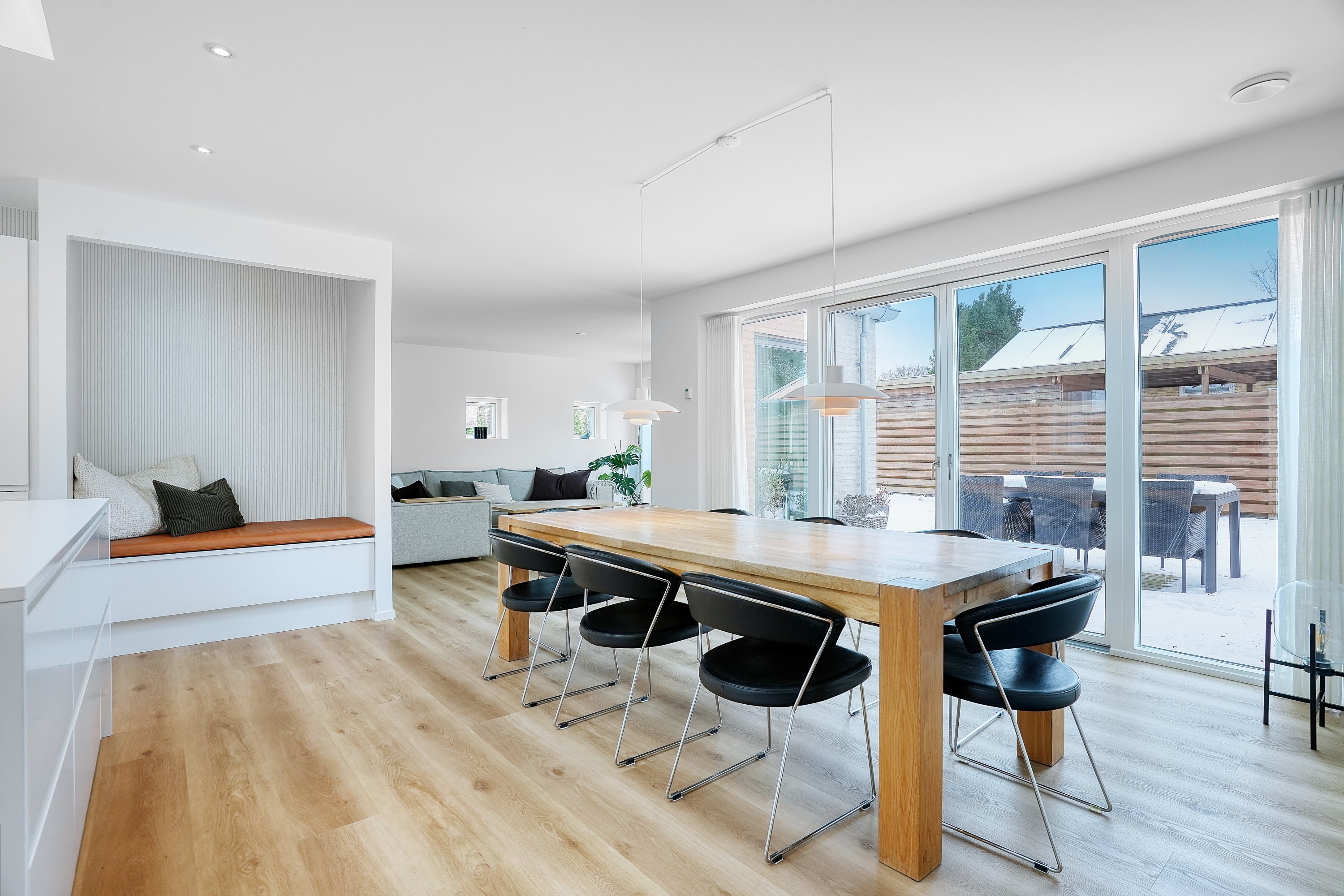 Fremhævet spisestue billede i fuldskærmstilstand. Billede af Birkevænget 5, 2680 Solrød Strand