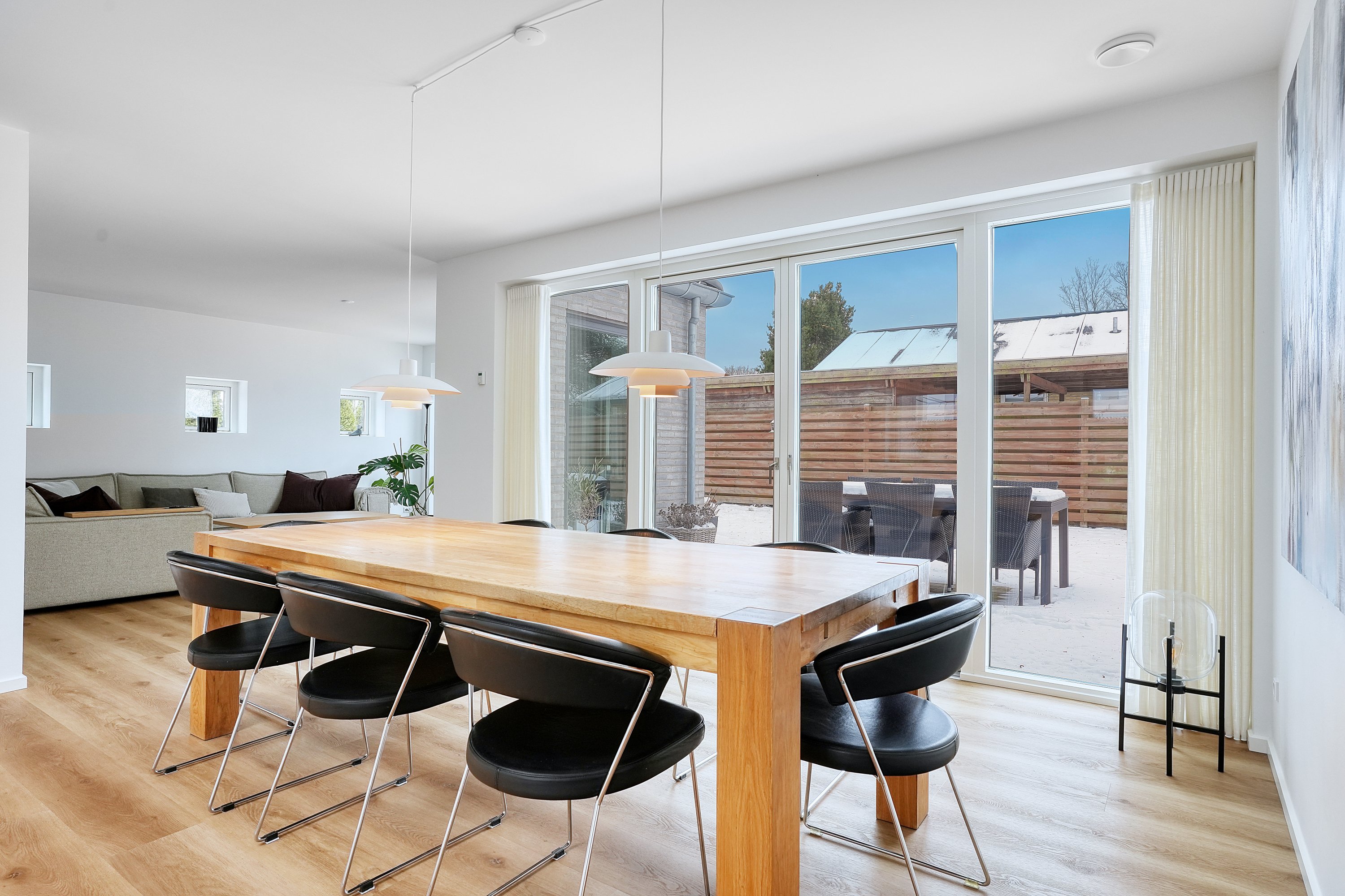 Fremhævet spisestue billede i fuldskærmstilstand. Billede af Birkevænget 5, 2680 Solrød Strand