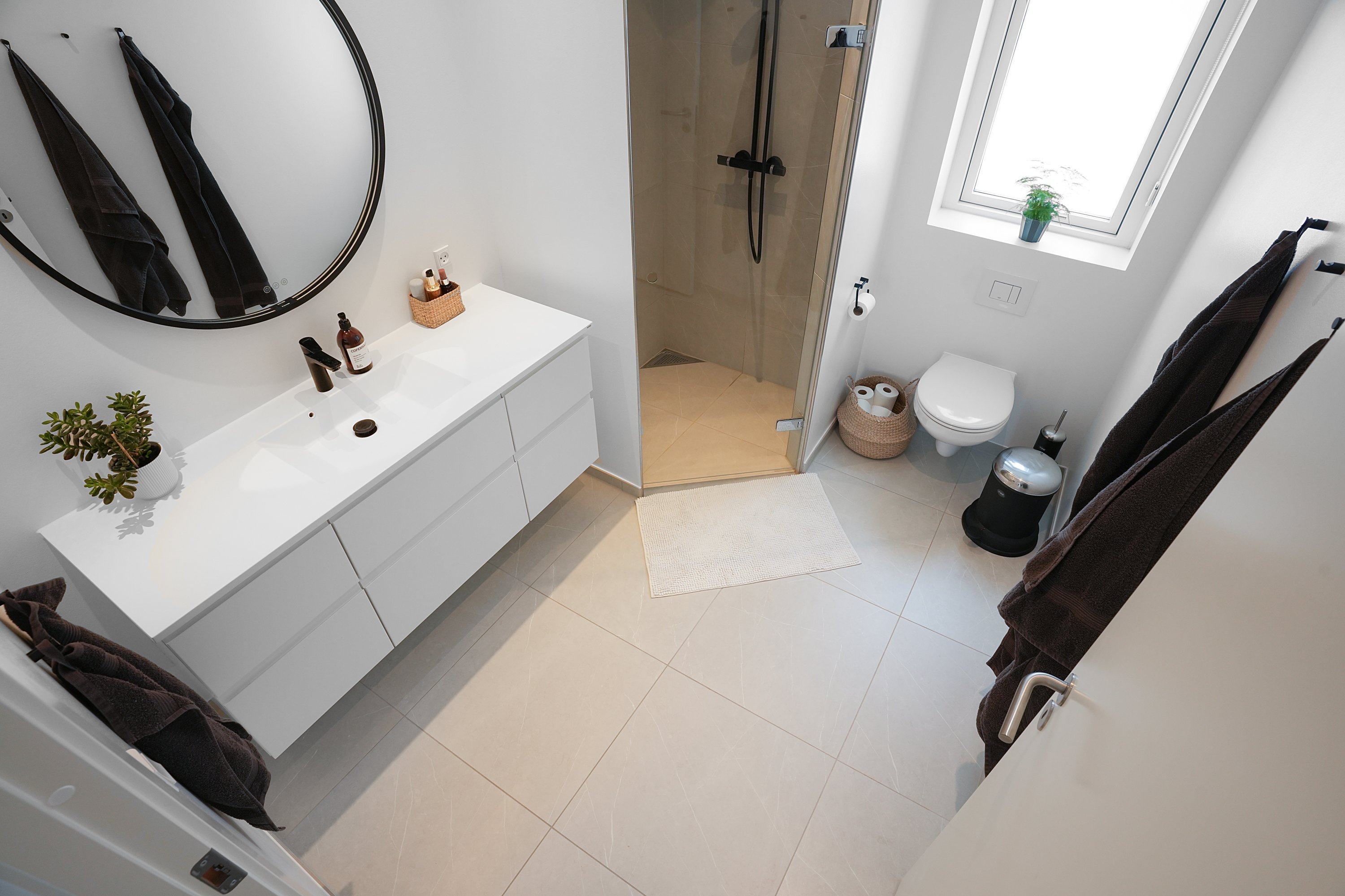 Fremhævet badeværelse billede i fuldskærmstilstand. Billede af Birkevænget 5, 2680 Solrød Strand