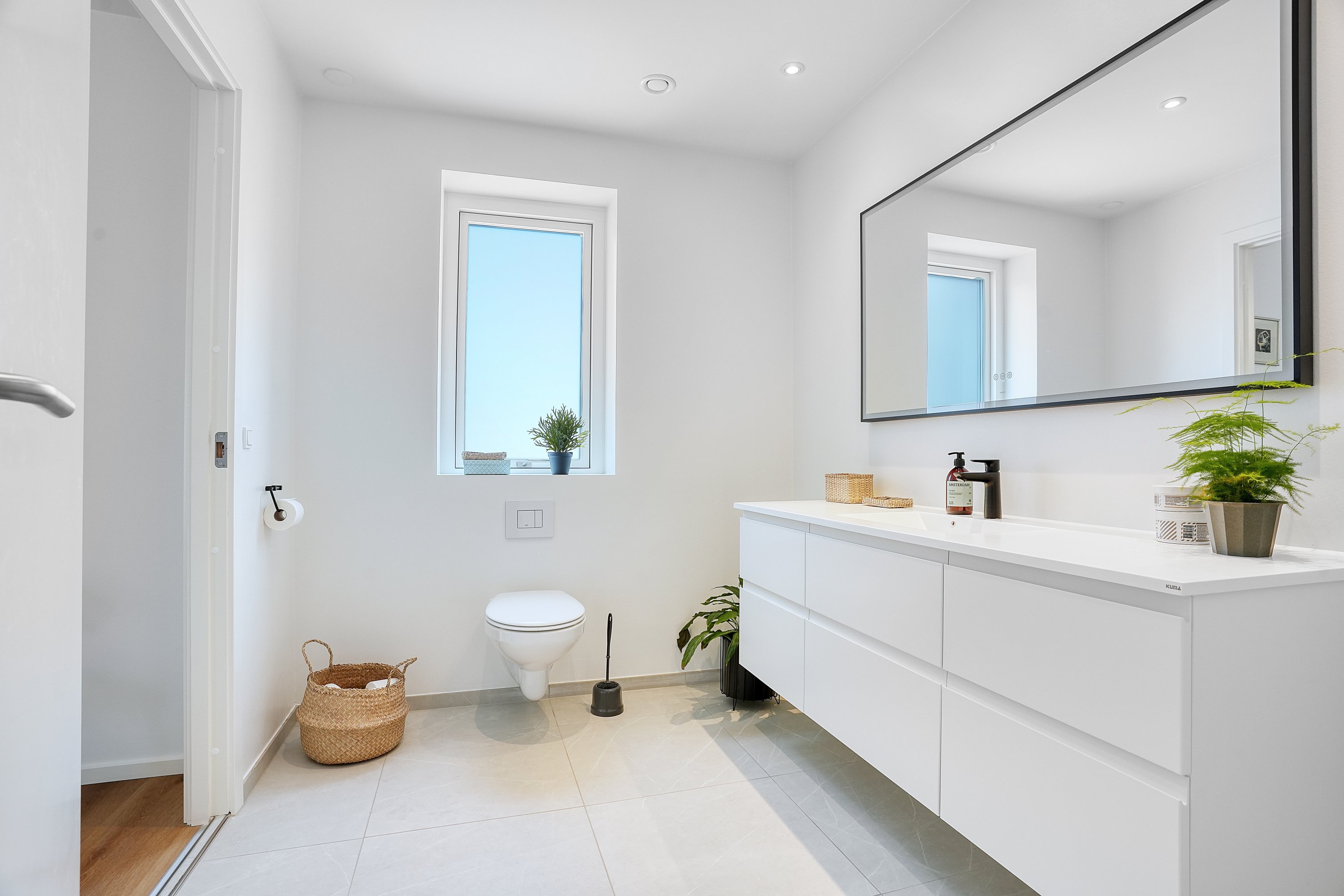 Fremhævet badeværelse billede i fuldskærmstilstand. Billede af Birkevænget 5, 2680 Solrød Strand