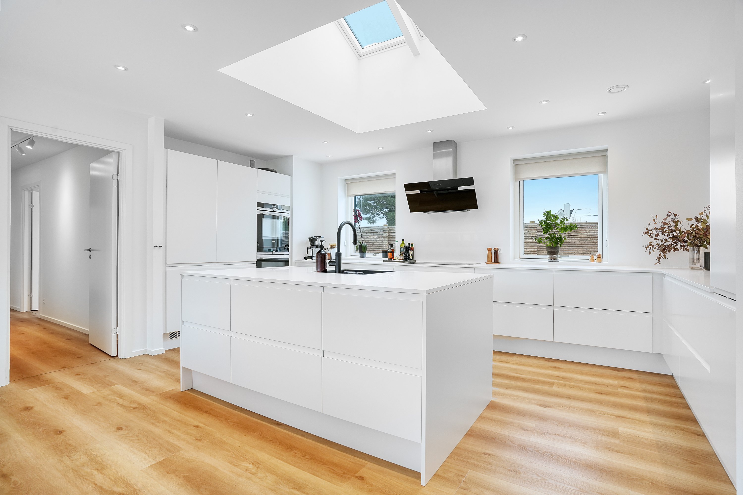 Fremhævet køkken billede i fuldskærmstilstand. Billede af Birkevænget 5, 2680 Solrød Strand