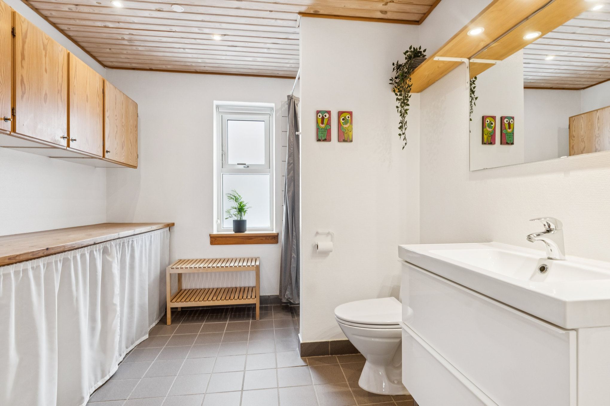 Fremhævet badeværelse billede i fuldskærmstilstand. Billede af Valmuevej 2, Laurbjerg, 8870 Langå