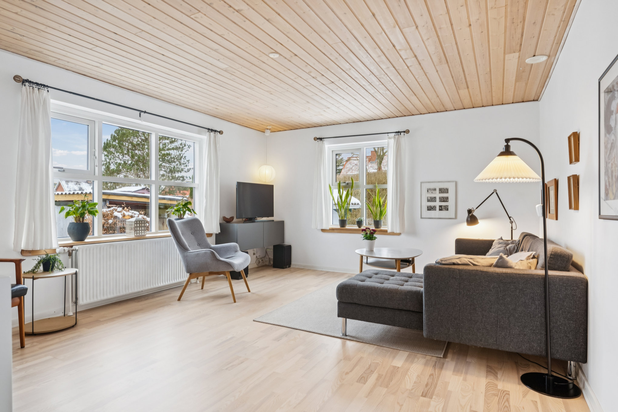 Fremhævet stue billede i fuldskærmstilstand. Billede af Valmuevej 2, Laurbjerg, 8870 Langå