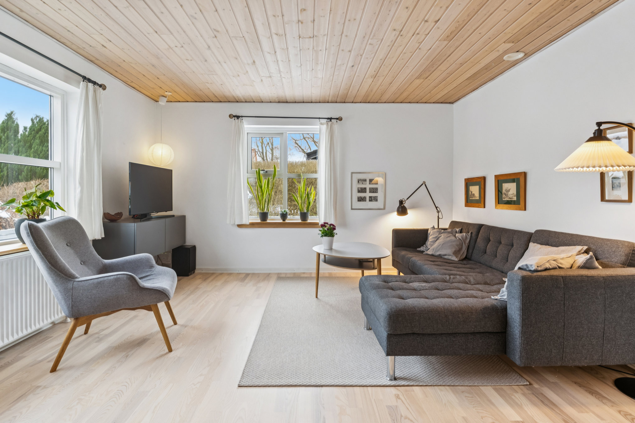 Fremhævet stue billede i fuldskærmstilstand. Billede af Valmuevej 2, Laurbjerg, 8870 Langå