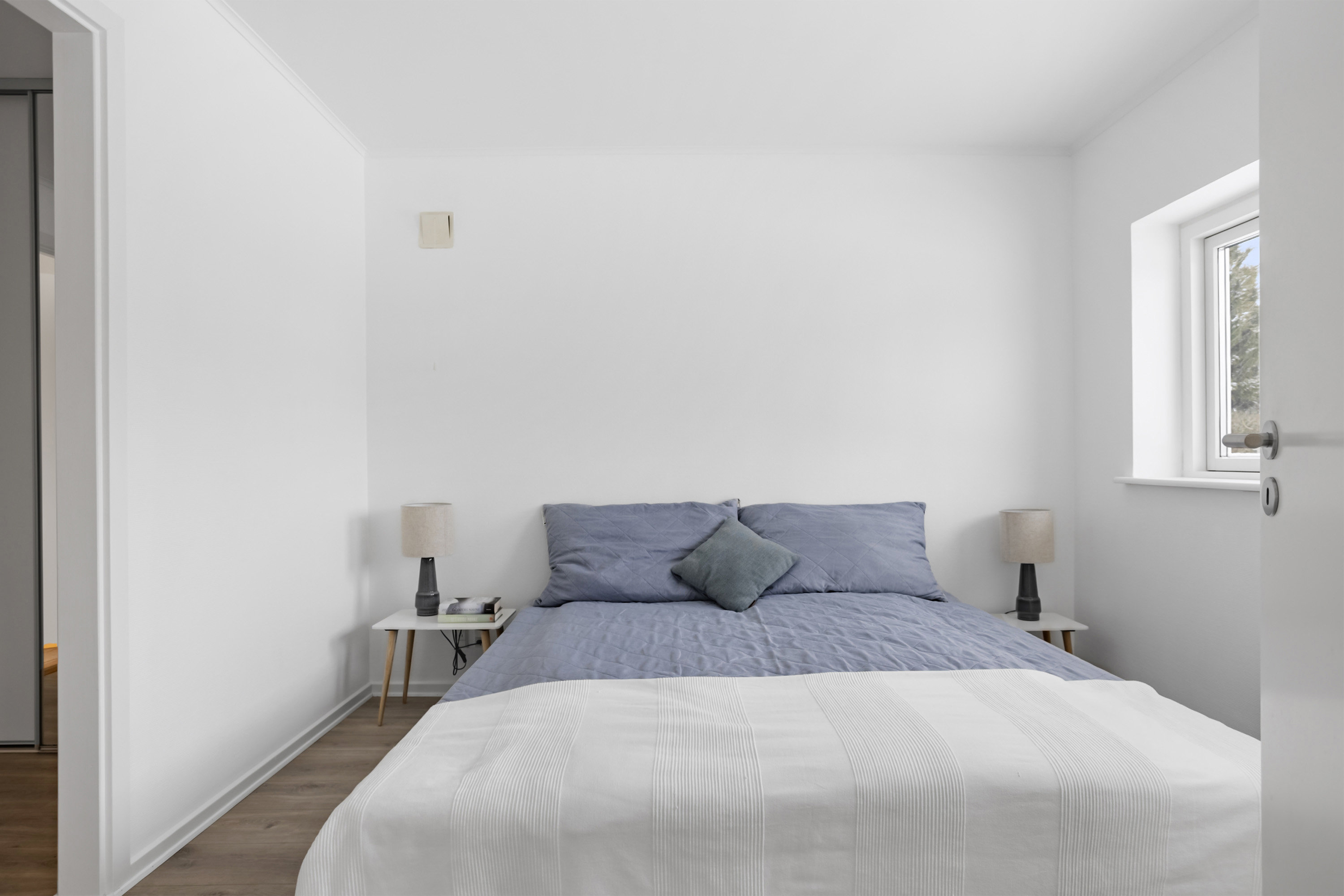 Fremhævet soveværelse billede i fuldskærmstilstand. Billede af Rølkjær 2, 6600 Vejen
