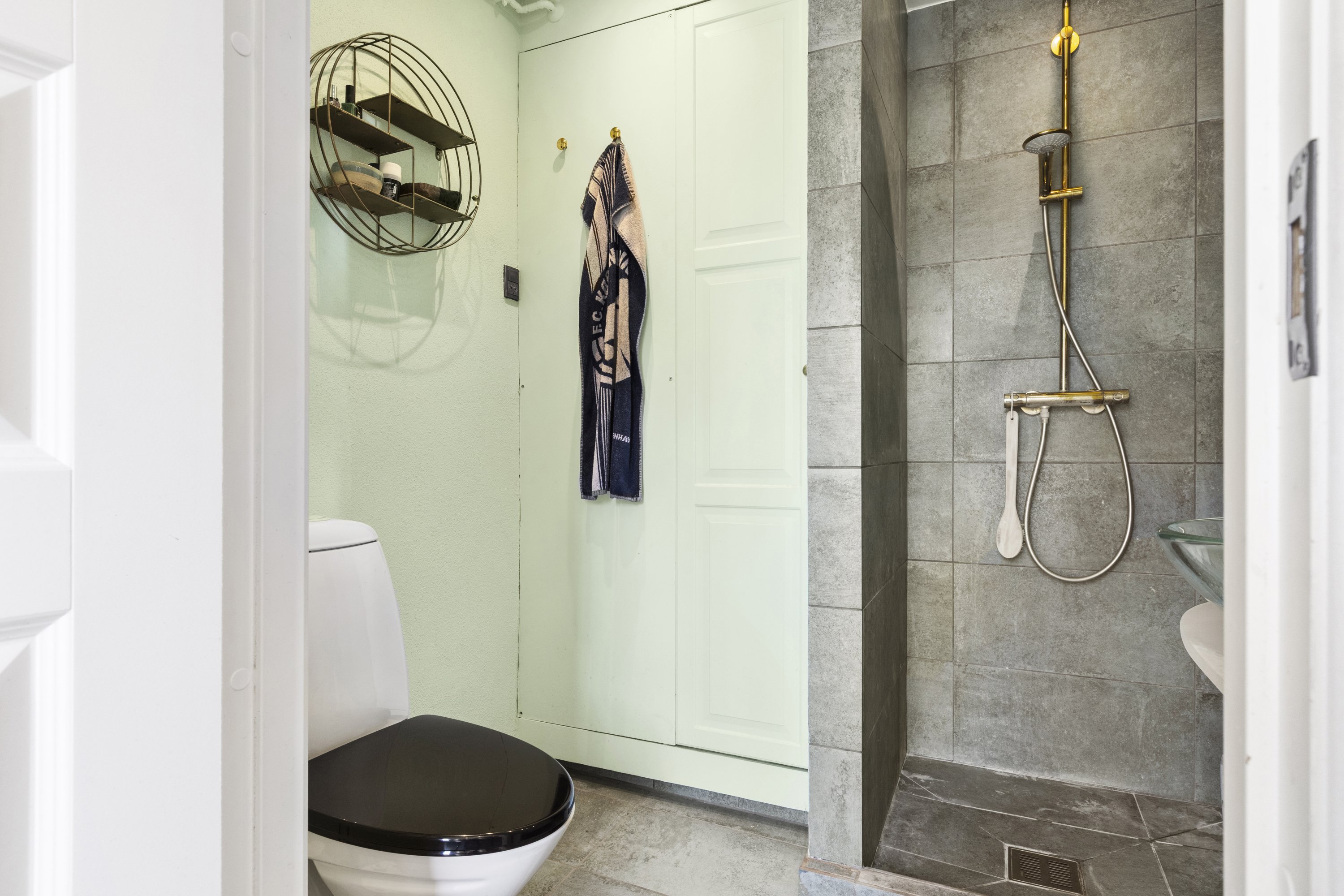 Fremhævet badeværelse billede i fuldskærmstilstand. Billede af Ørstedvej 32, Ørsted, 4622 Havdrup