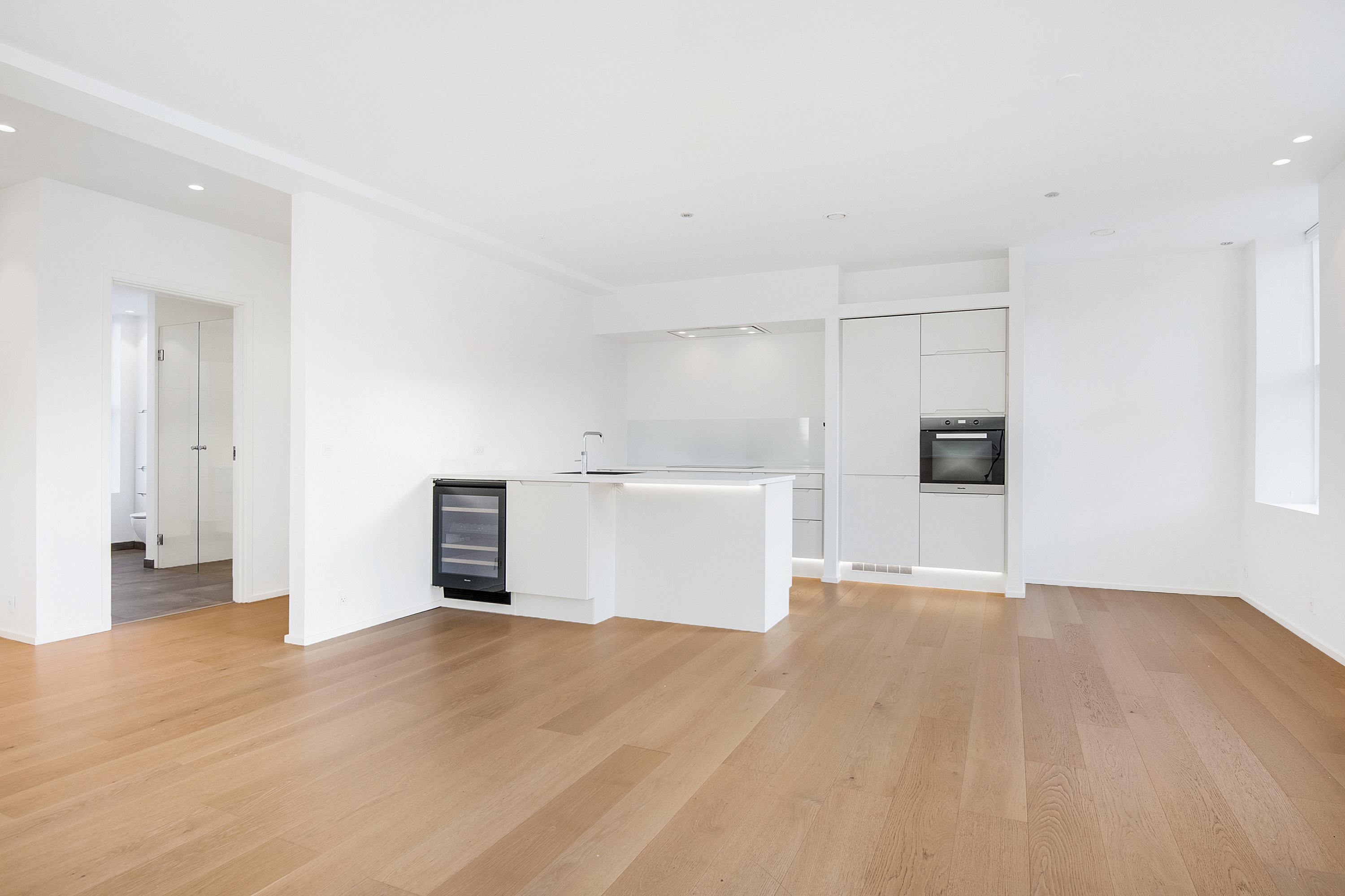 Fremhævet køkken-alrum billede i fuldskærmstilstand. Billede af Nytorv 3, 2. 4., 9000 Aalborg