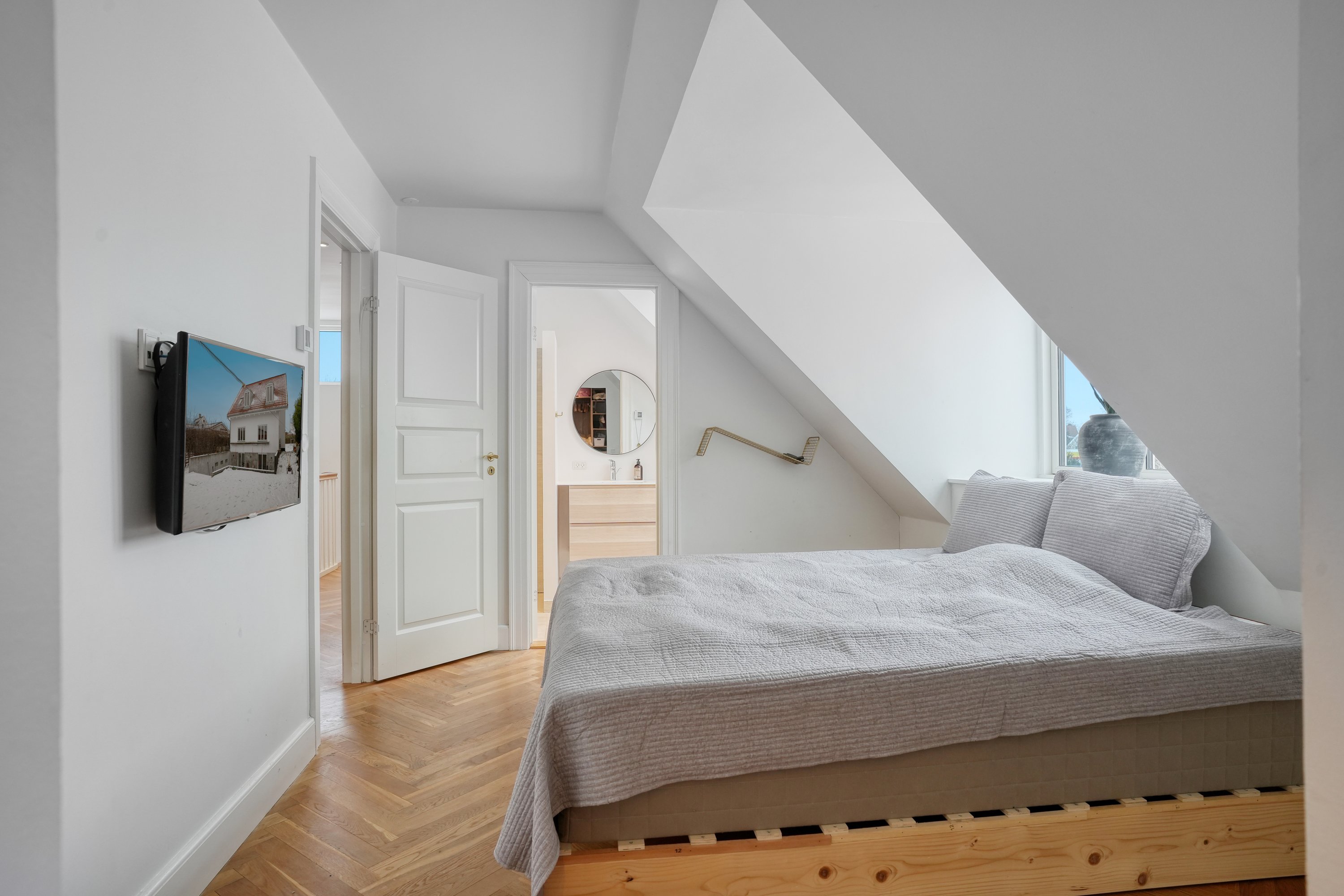 Fremhævet værelse billede i fuldskærmstilstand. Billede af Humlebæk Strandvej 66, 3050 Humlebæk