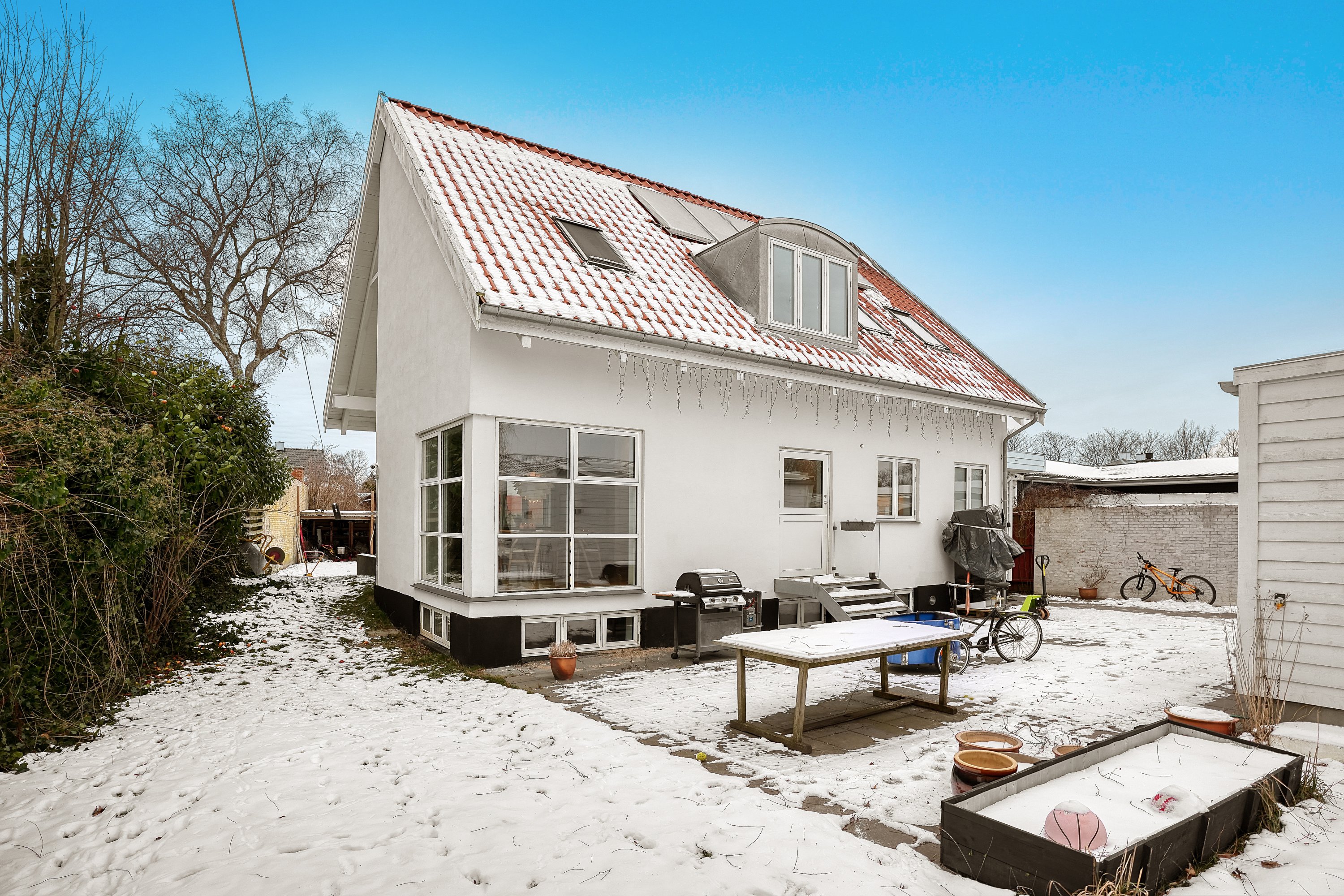 Fremhævet terrasse billede i fuldskærmstilstand. Billede af Humlebæk Strandvej 66, 3050 Humlebæk