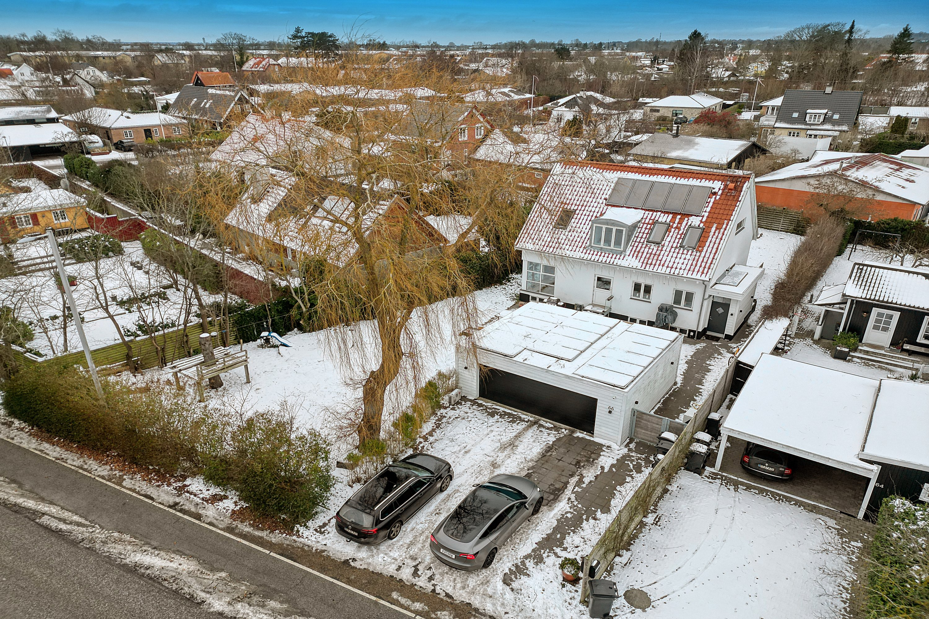 Villa: Luftfoto på Humlebæk Strandvej 66, 3050 Humlebæk