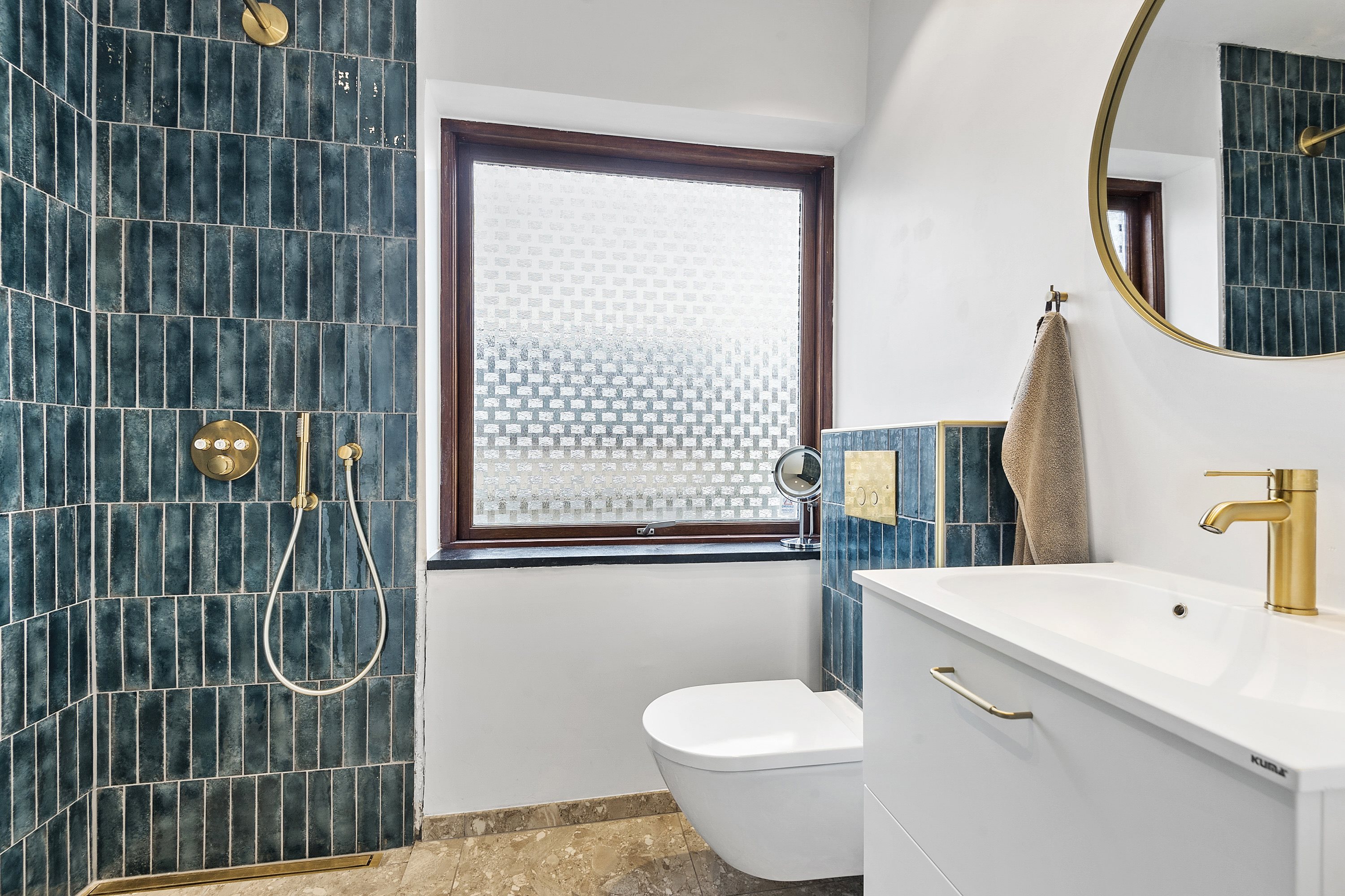 Fremhævet badeværelse billede i fuldskærmstilstand. Billede af Kirkegade 96, 6700 Esbjerg