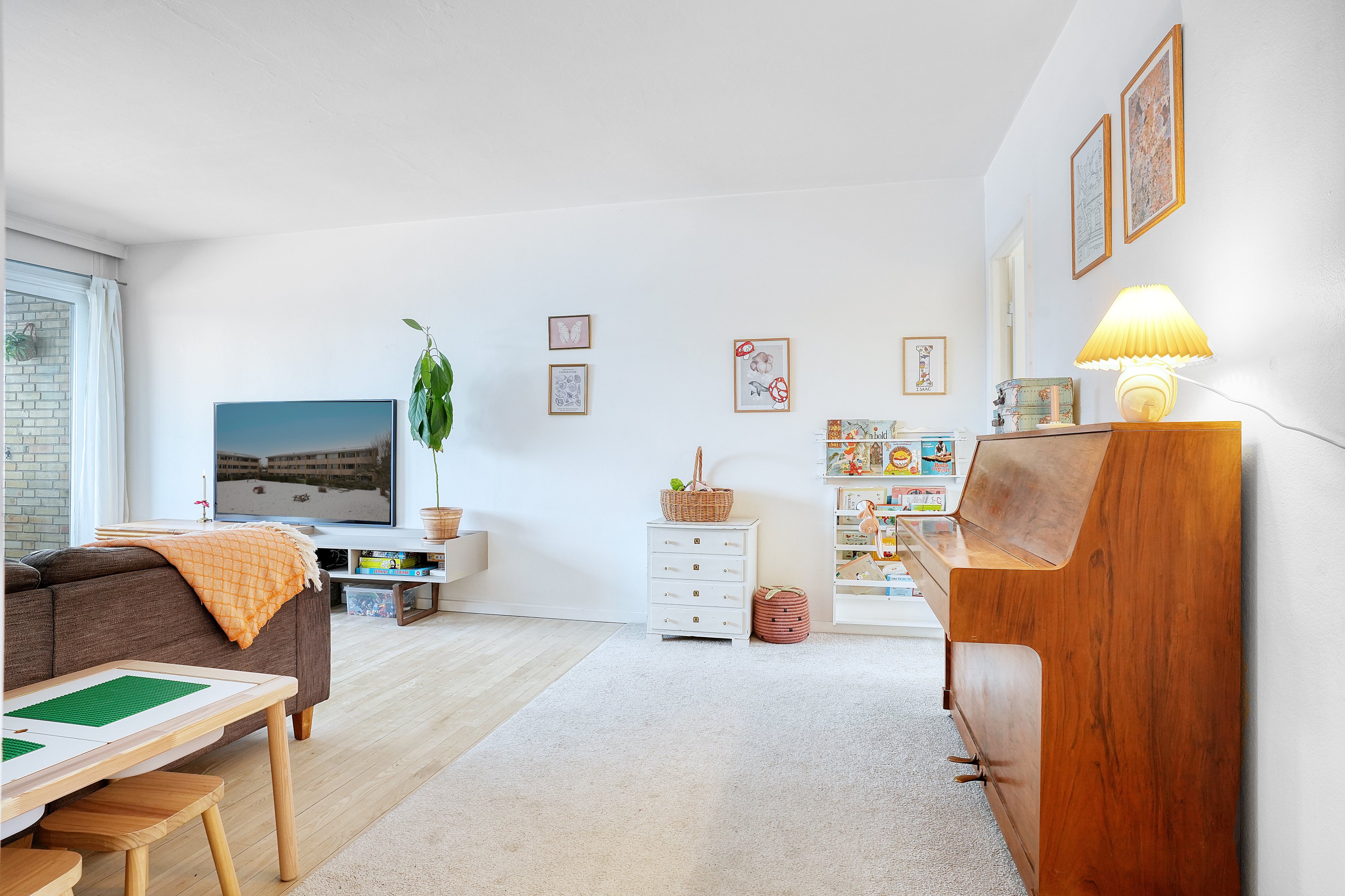 Miniaturebillede 1: stue. Billede af Teglgårdsvej 389, 1. th., 3050 Humlebæk