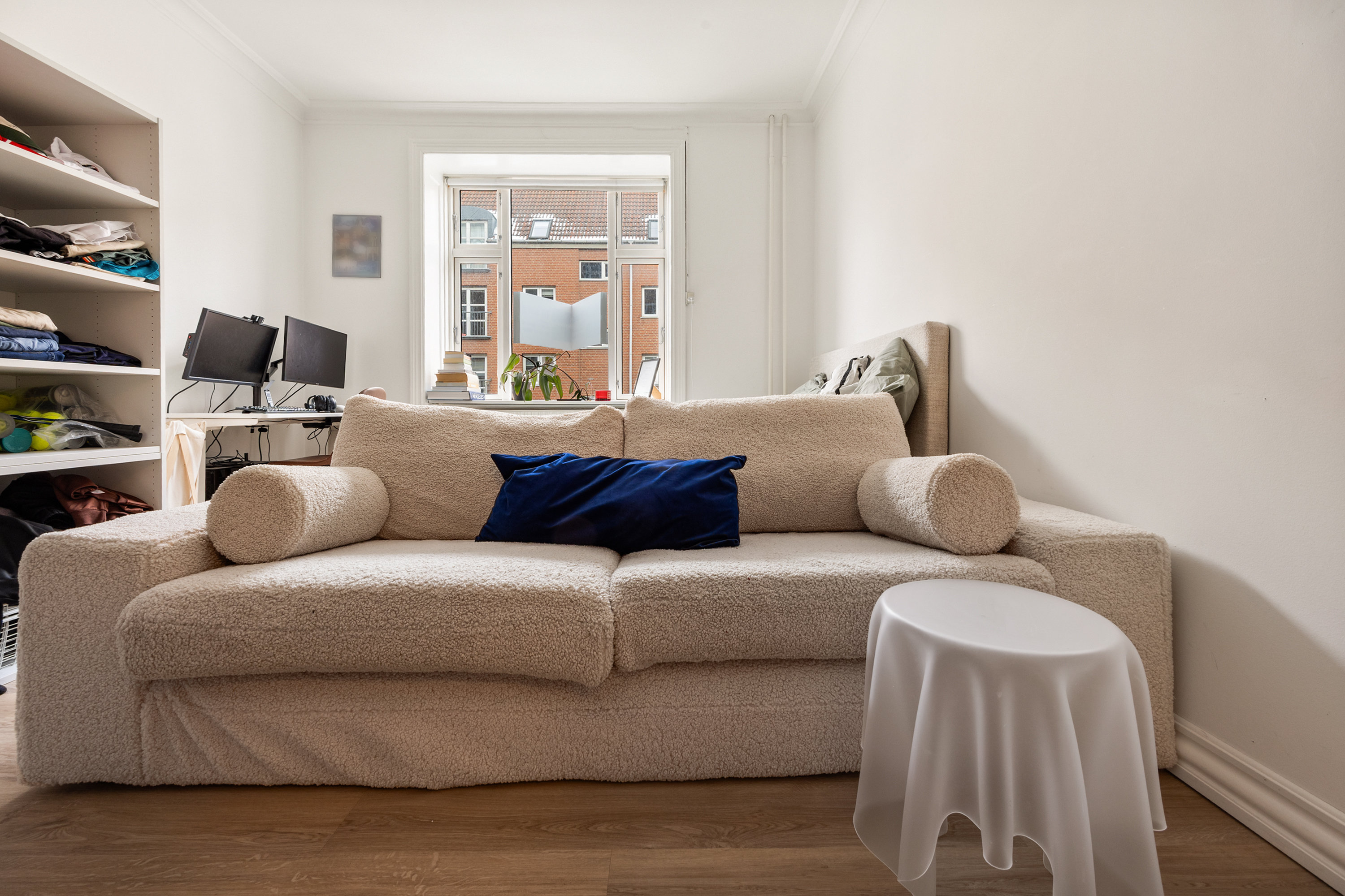 Fremhævet stue billede i fuldskærmstilstand. Billede af Julius Bloms Gade 31, 1. th., 2200 København N