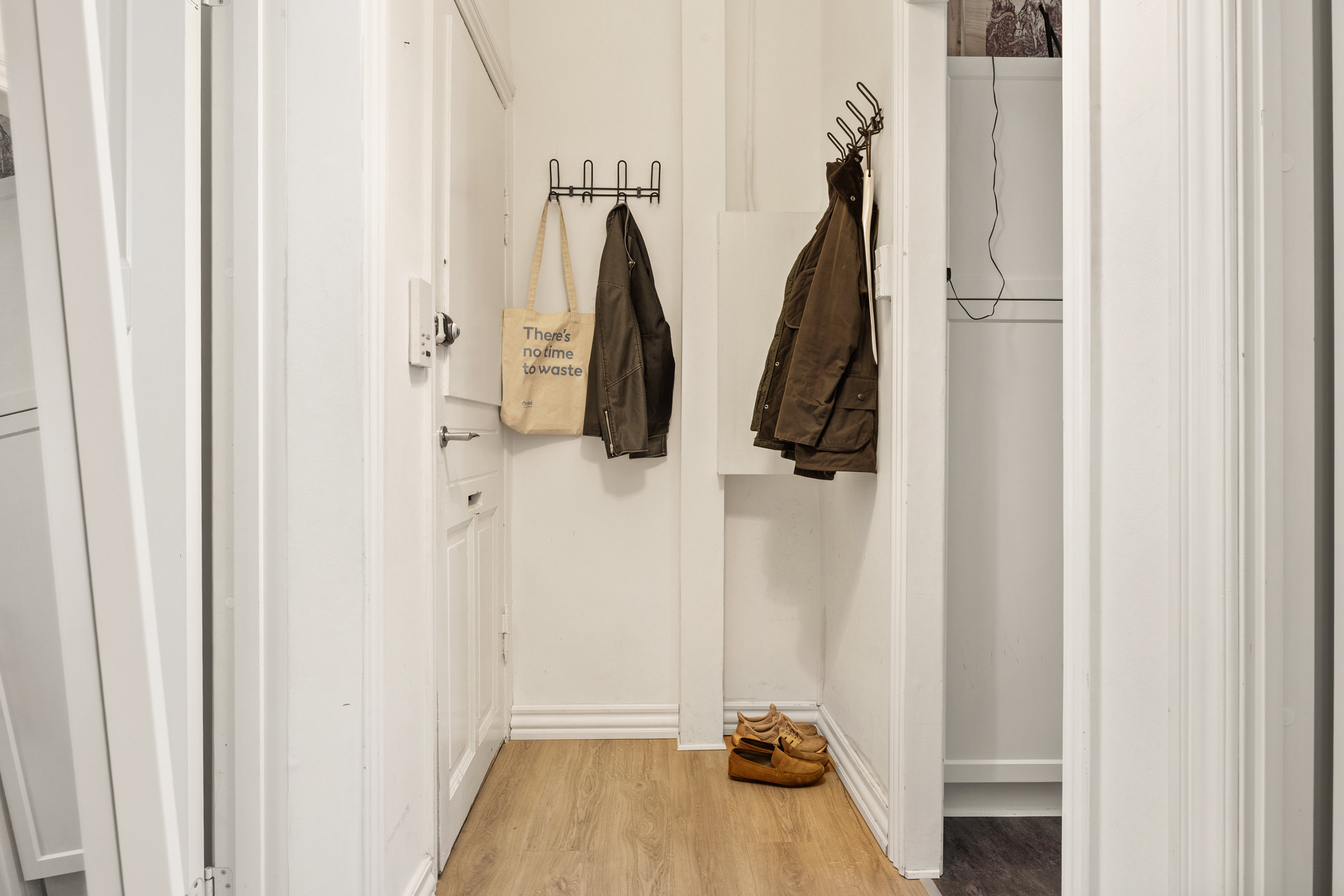 Fremhævet entré billede i fuldskærmstilstand. Billede af Julius Bloms Gade 31, 1. th., 2200 København N