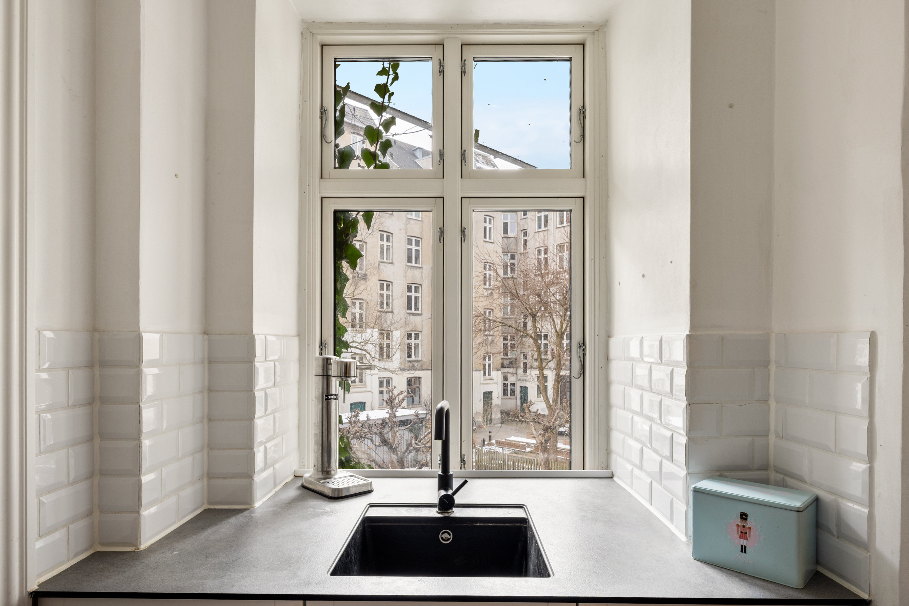 Fremhævet køkken billede i fuldskærmstilstand. Billede af Julius Bloms Gade 31, 1. th., 2200 København N