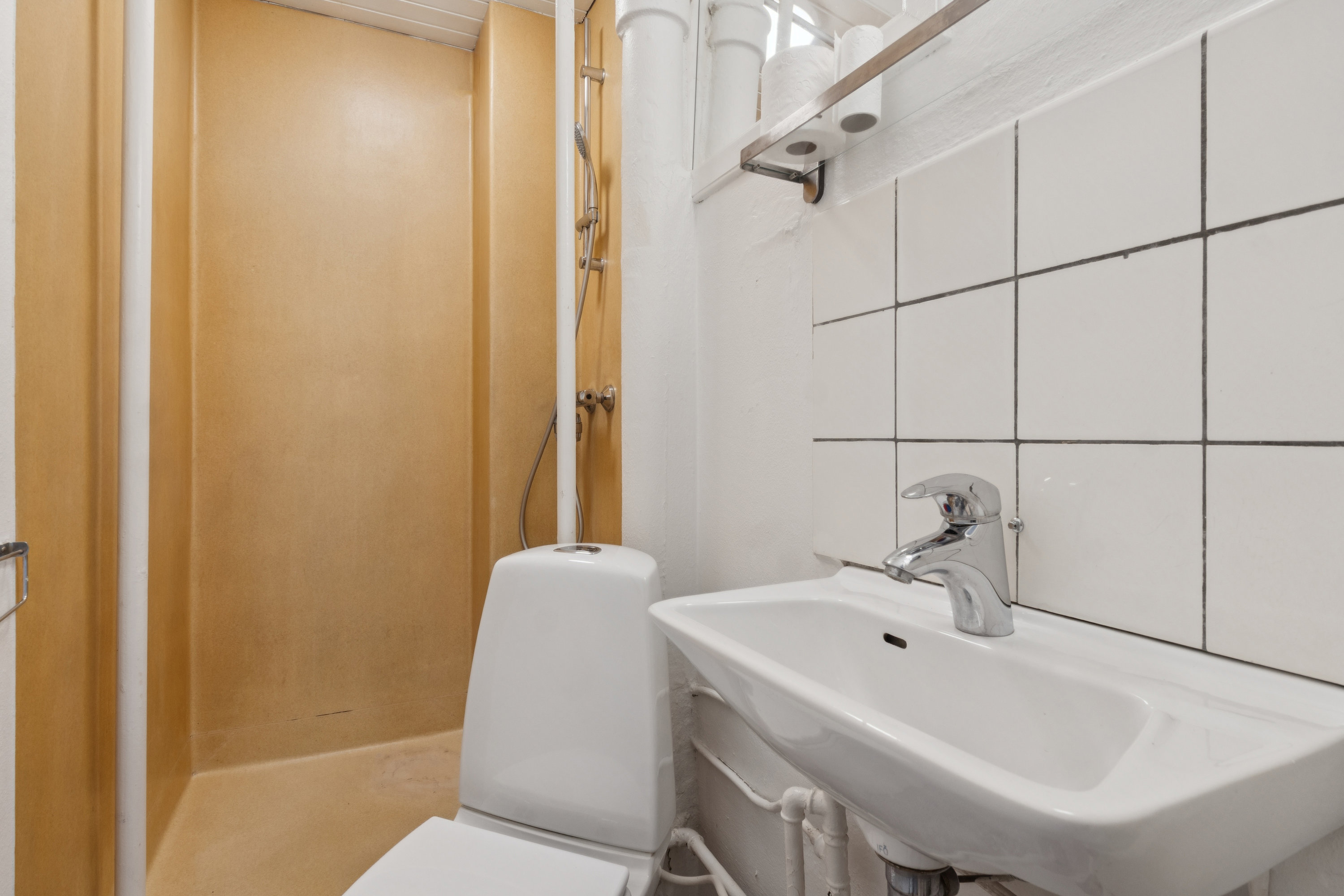 Fremhævet badeværelse billede i fuldskærmstilstand. Billede af Samsøgade 19, 1. tv., 9000 Aalborg