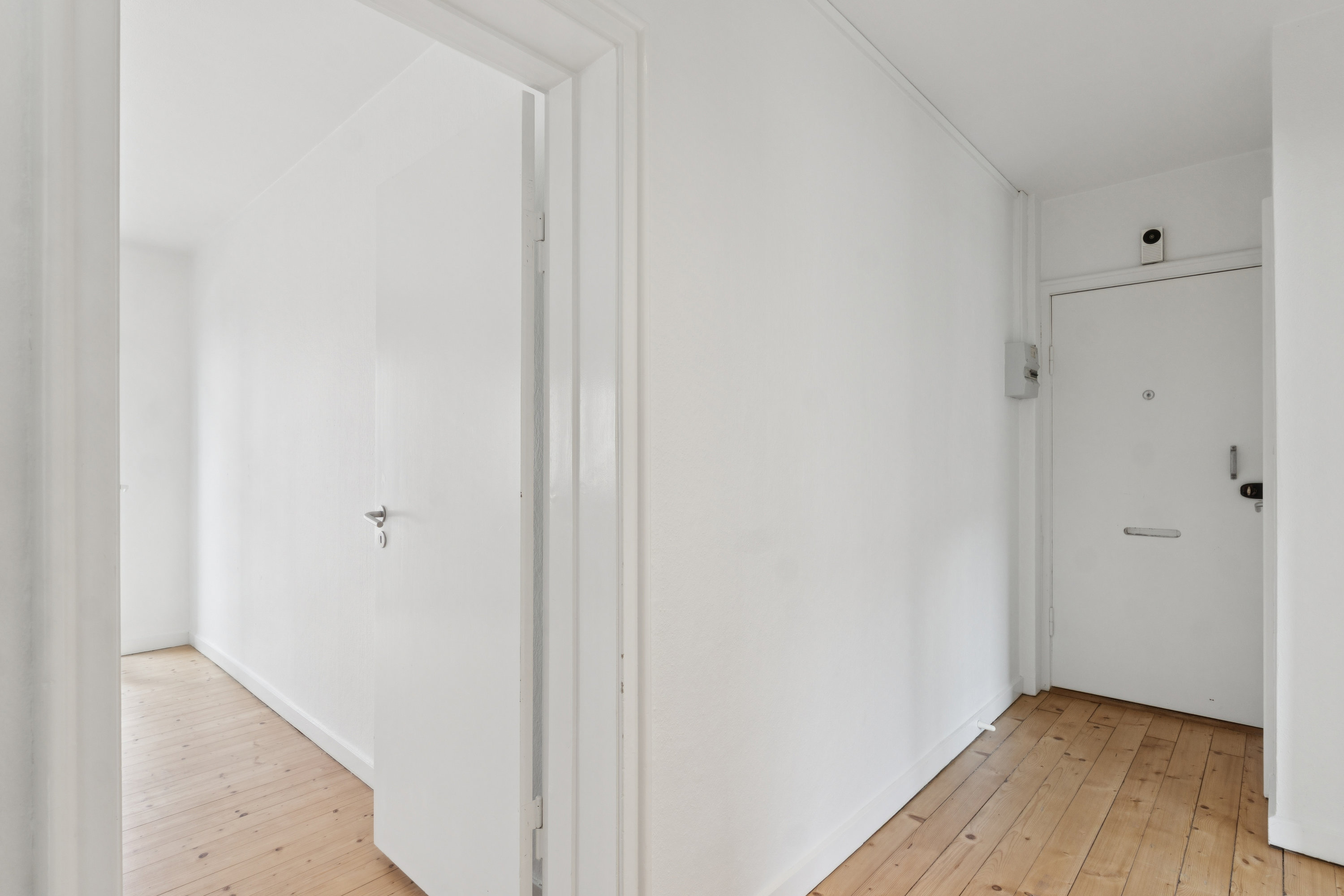 Fremhævet entre billede i fuldskærmstilstand. Billede af Samsøgade 19, 1. tv., 9000 Aalborg