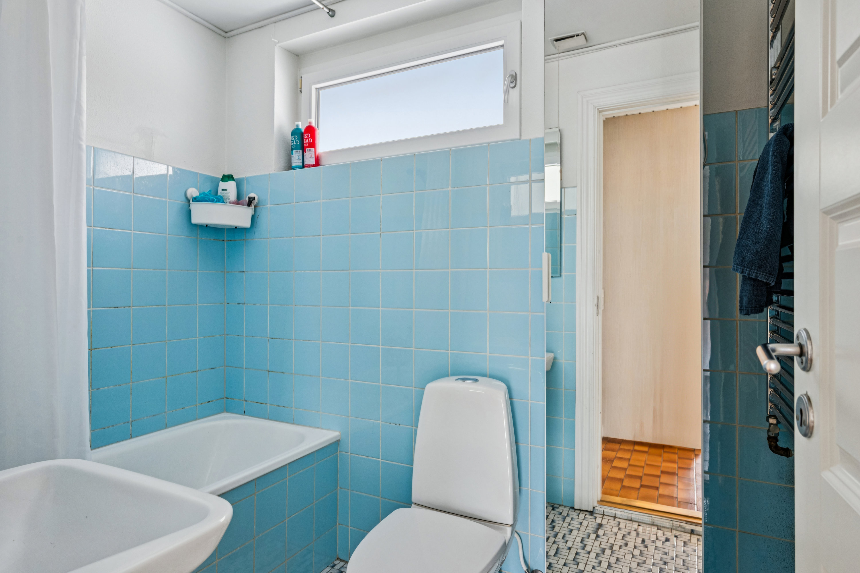 Fremhævet badeværelse billede i fuldskærmstilstand. Billede af Skansebakken 4, 8400 Ebeltoft