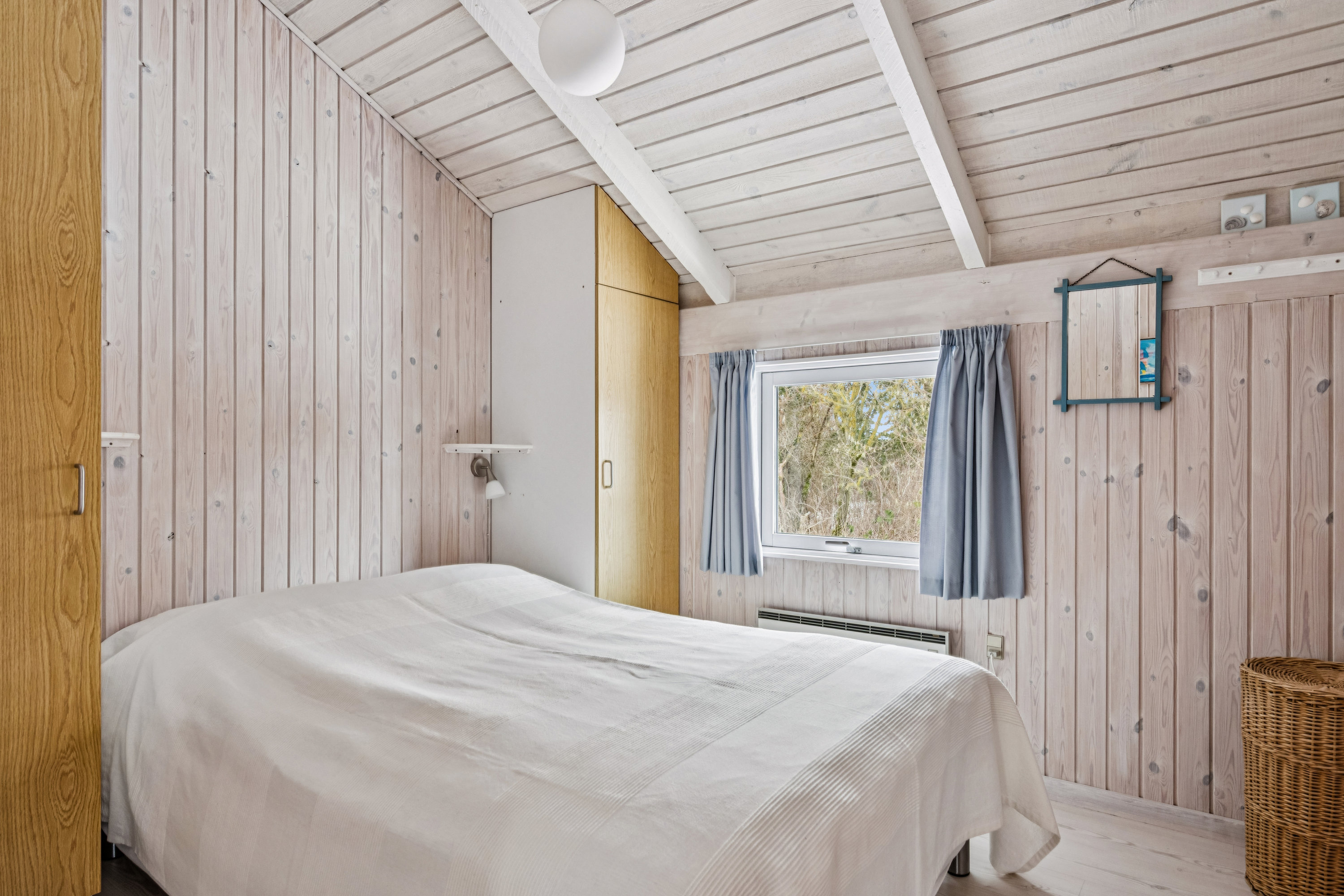 Fremhævet værelse billede i fuldskærmstilstand. Billede af Skråningen 26, Begtrup Vig, 8420 Knebel