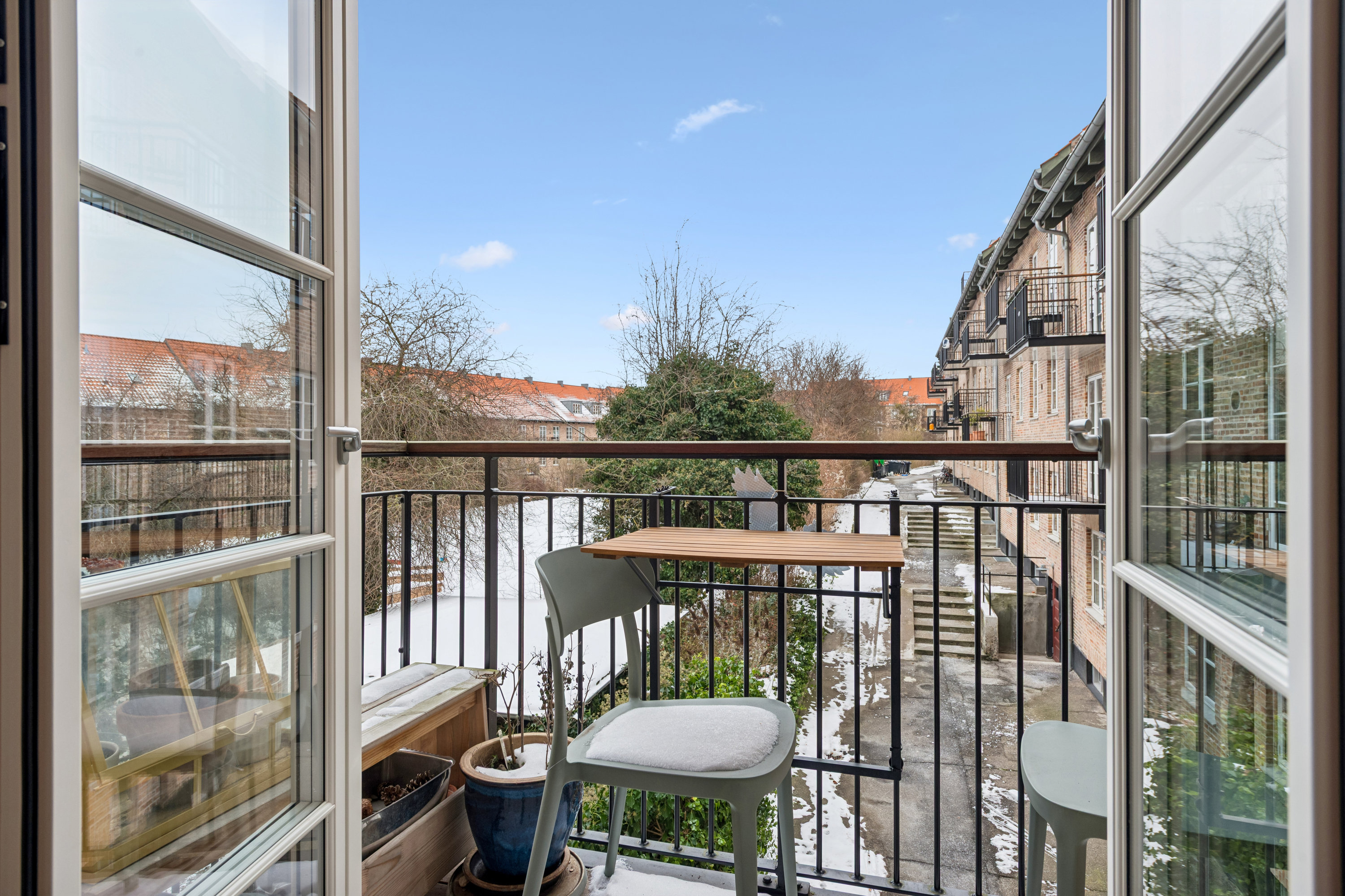 Miniaturebillede 1: altan. Billede af Bellahøjvej 144, 1. th., 2720 Vanløse