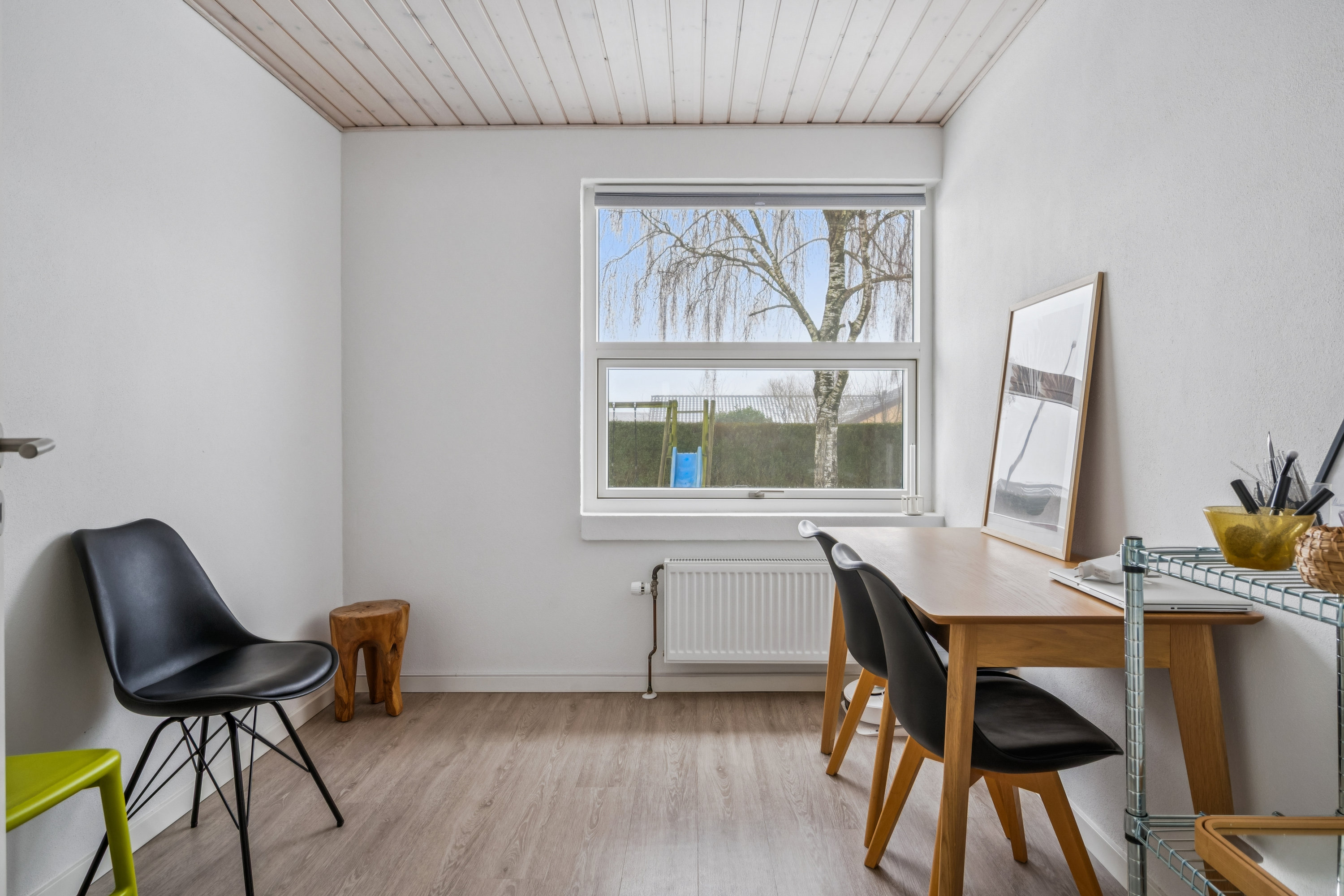 Fremhævet stue billede i fuldskærmstilstand. Billede af Tinningvej 15, Foldby, 8382 Hinnerup