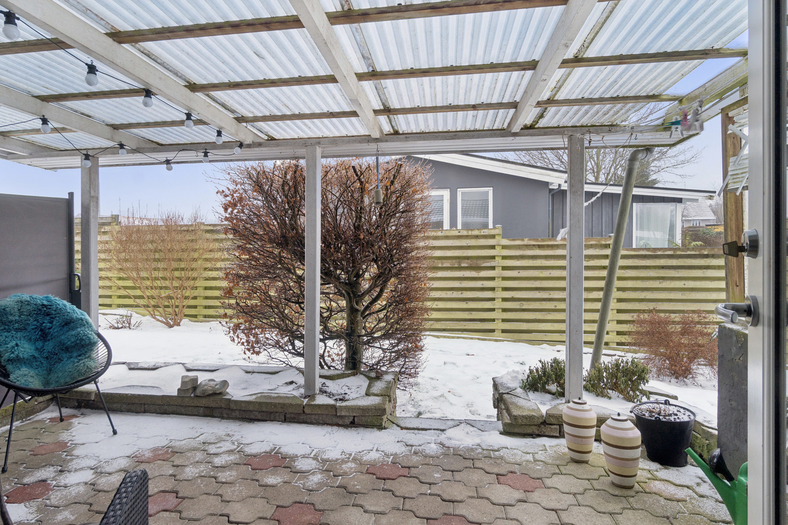 Fremhævet overdækket terrasse billede i fuldskærmstilstand. Billede af Lindevej 15, 4560 Vig