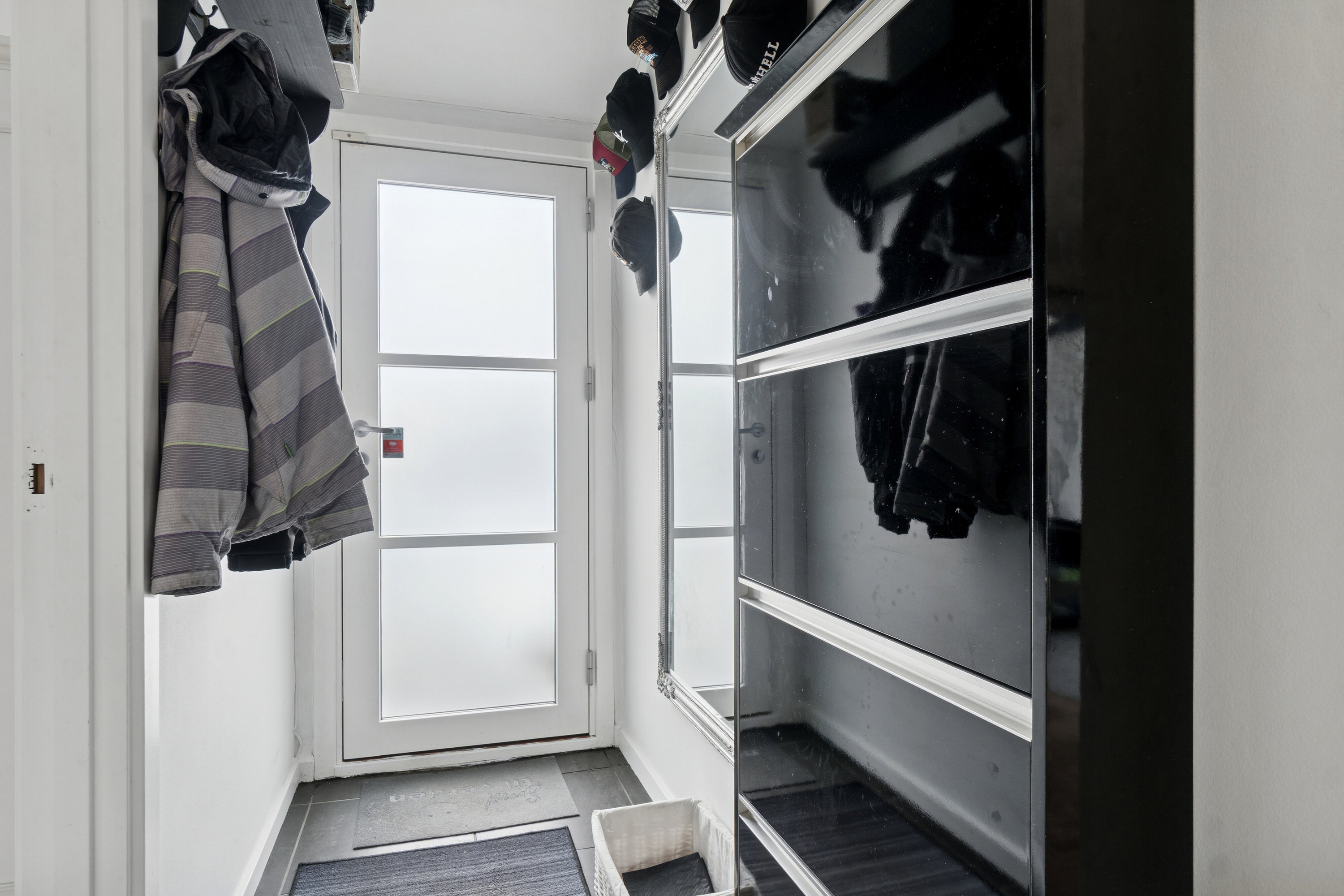 Fremhævet entré billede i fuldskærmstilstand. Billede af Bernstorffsvej 107, 8260 Viby J