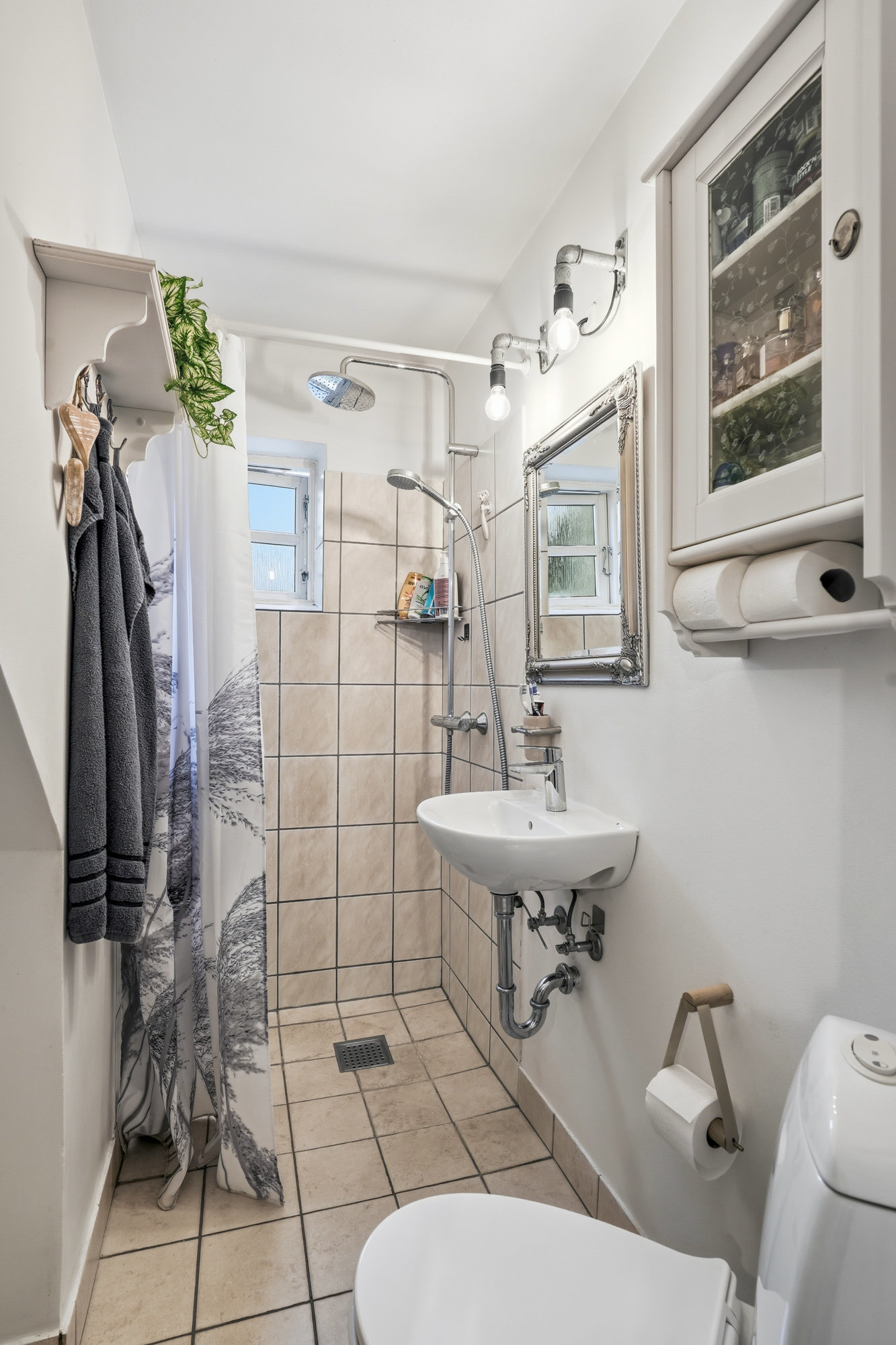 Fremhævet badeværelse billede i fuldskærmstilstand. Billede af Njalsvej 7, Højstrup, 5210 Odense NV