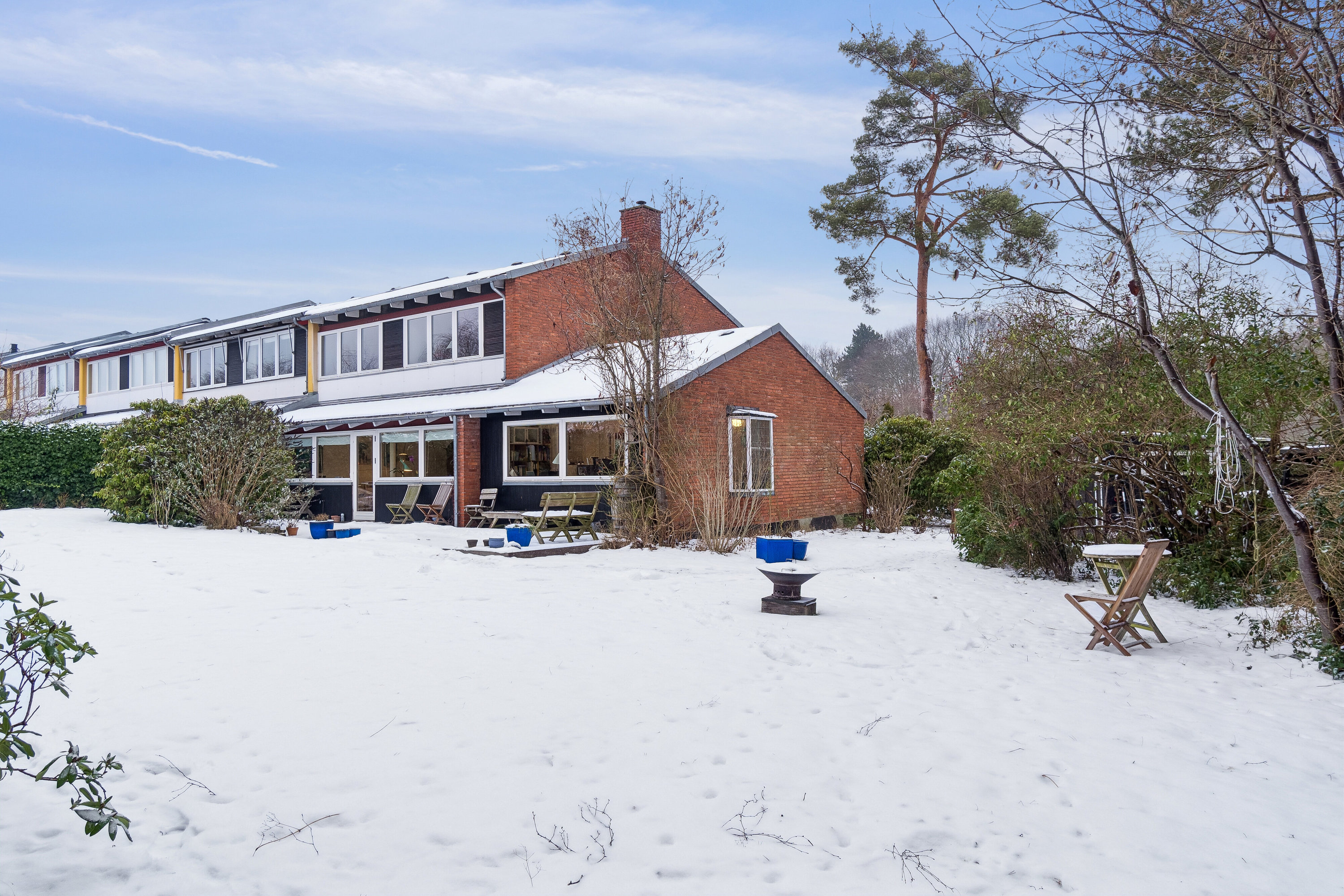 Fremhævet udendørs billede i fuldskærmstilstand. Billede af Åbrinken 159, 2830 Virum