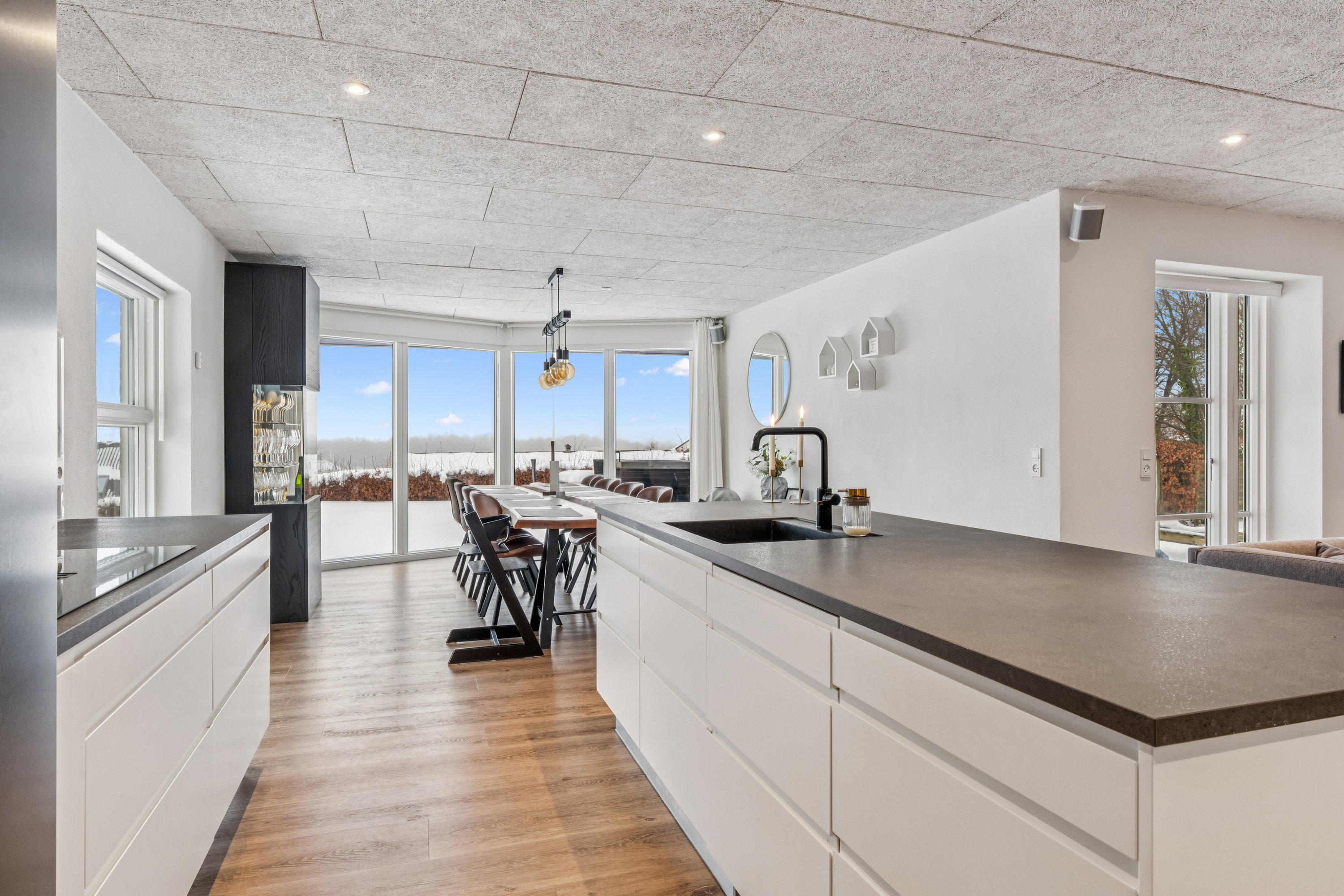 Fremhævet køkken billede i fuldskærmstilstand. Billede af Urbakken 9, Gug, 9210 Aalborg SØ