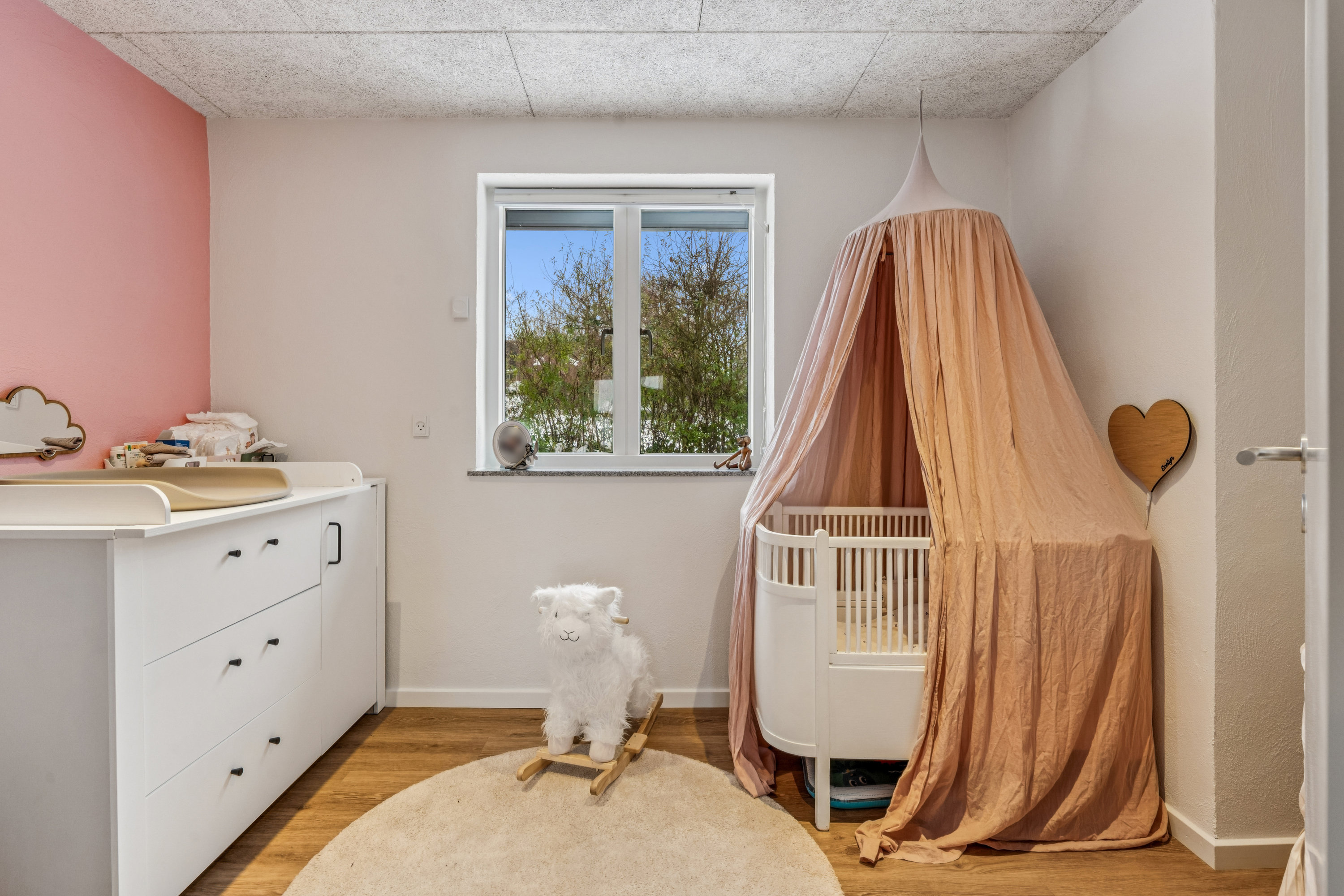 Fremhævet værelse billede i fuldskærmstilstand. Billede af Urbakken 9, Gug, 9210 Aalborg SØ