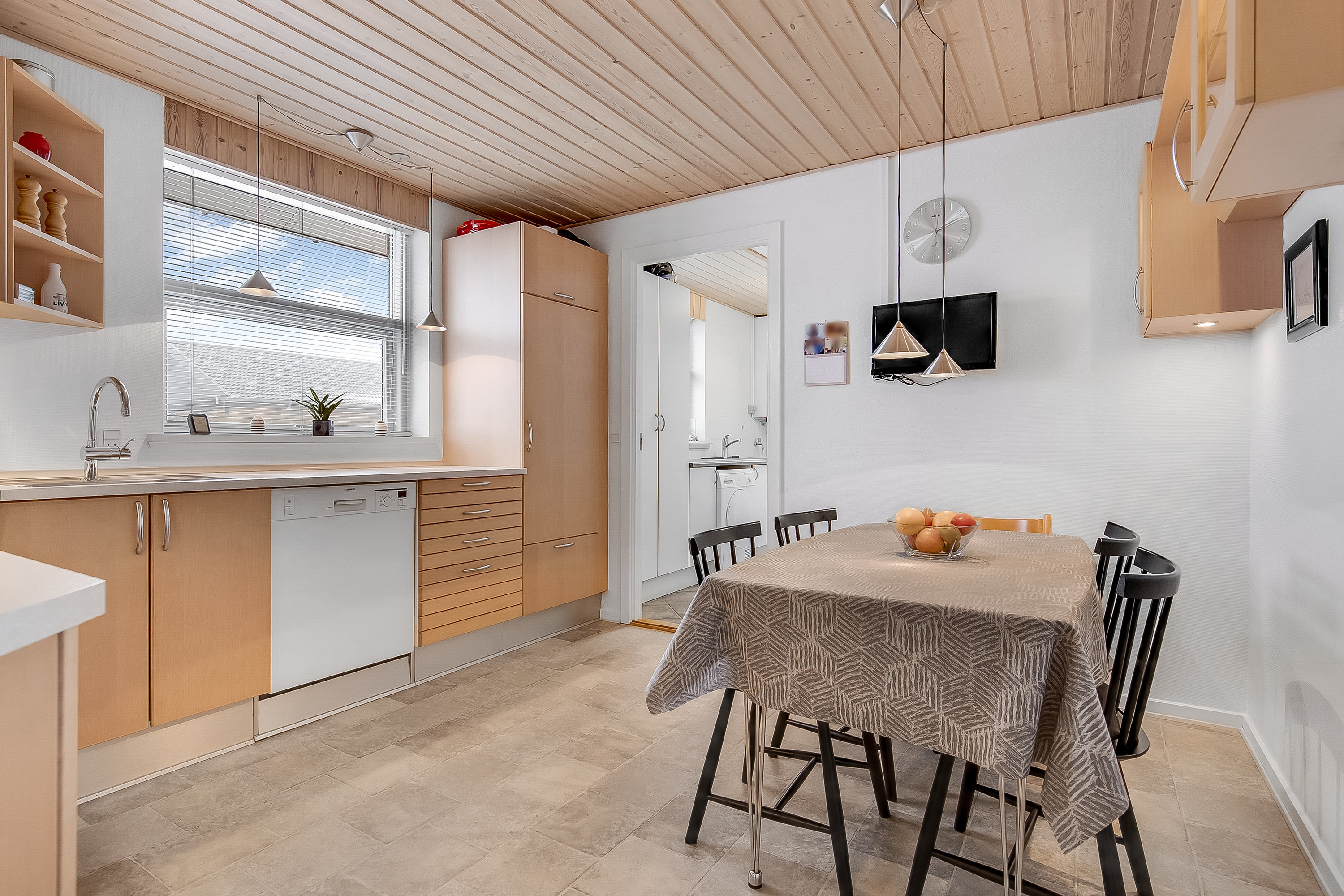 Fremhævet køkken billede i fuldskærmstilstand. Billede af Bredager 49, Bredballe, 7120 Vejle Øst