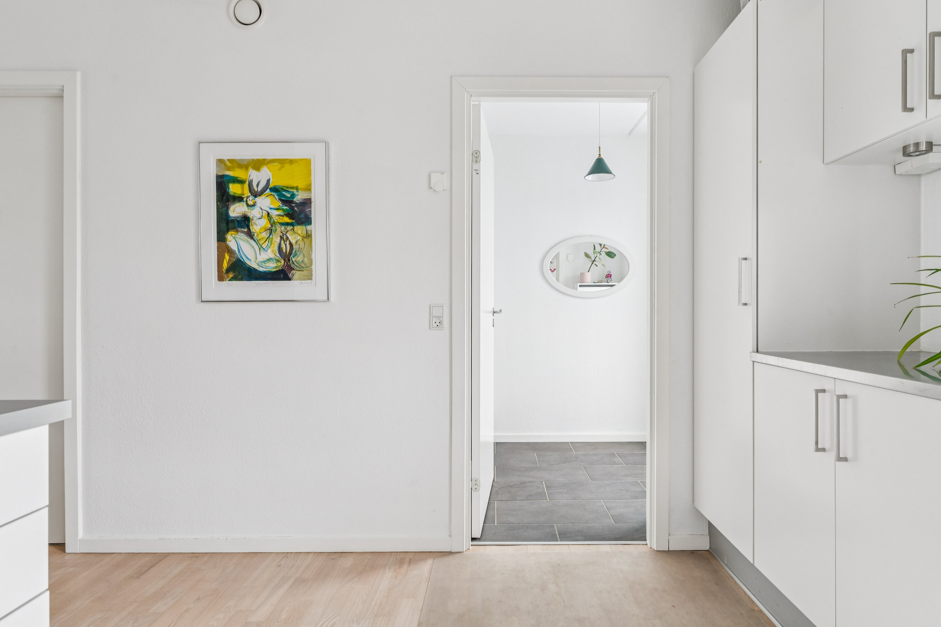 Fremhævet gang billede i fuldskærmstilstand. Billede af Egå Engvej 57, 8250 Egå