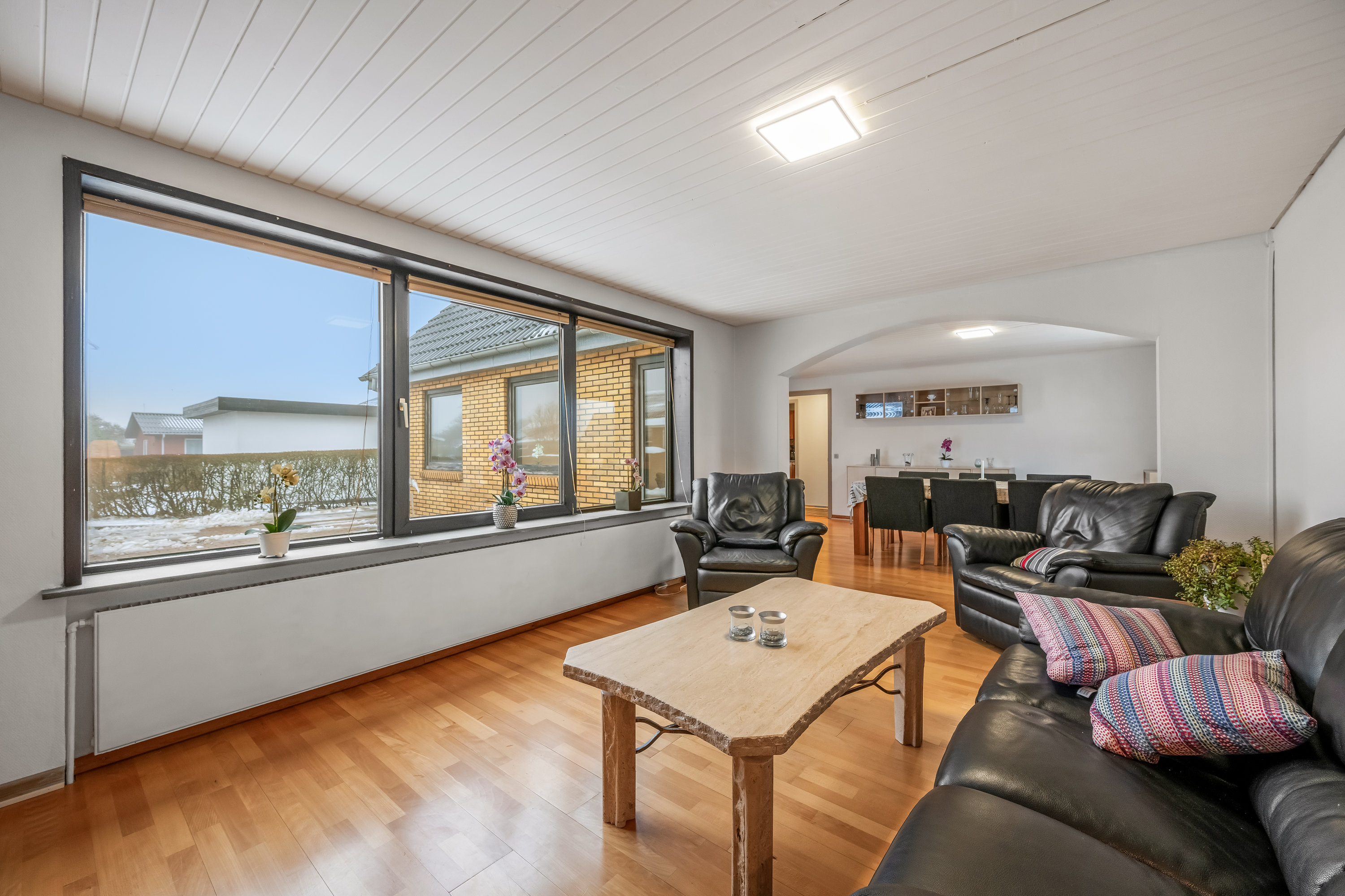 Fremhævet stue billede i fuldskærmstilstand. Billede af Anemonevej 12, 6950 Ringkøbing