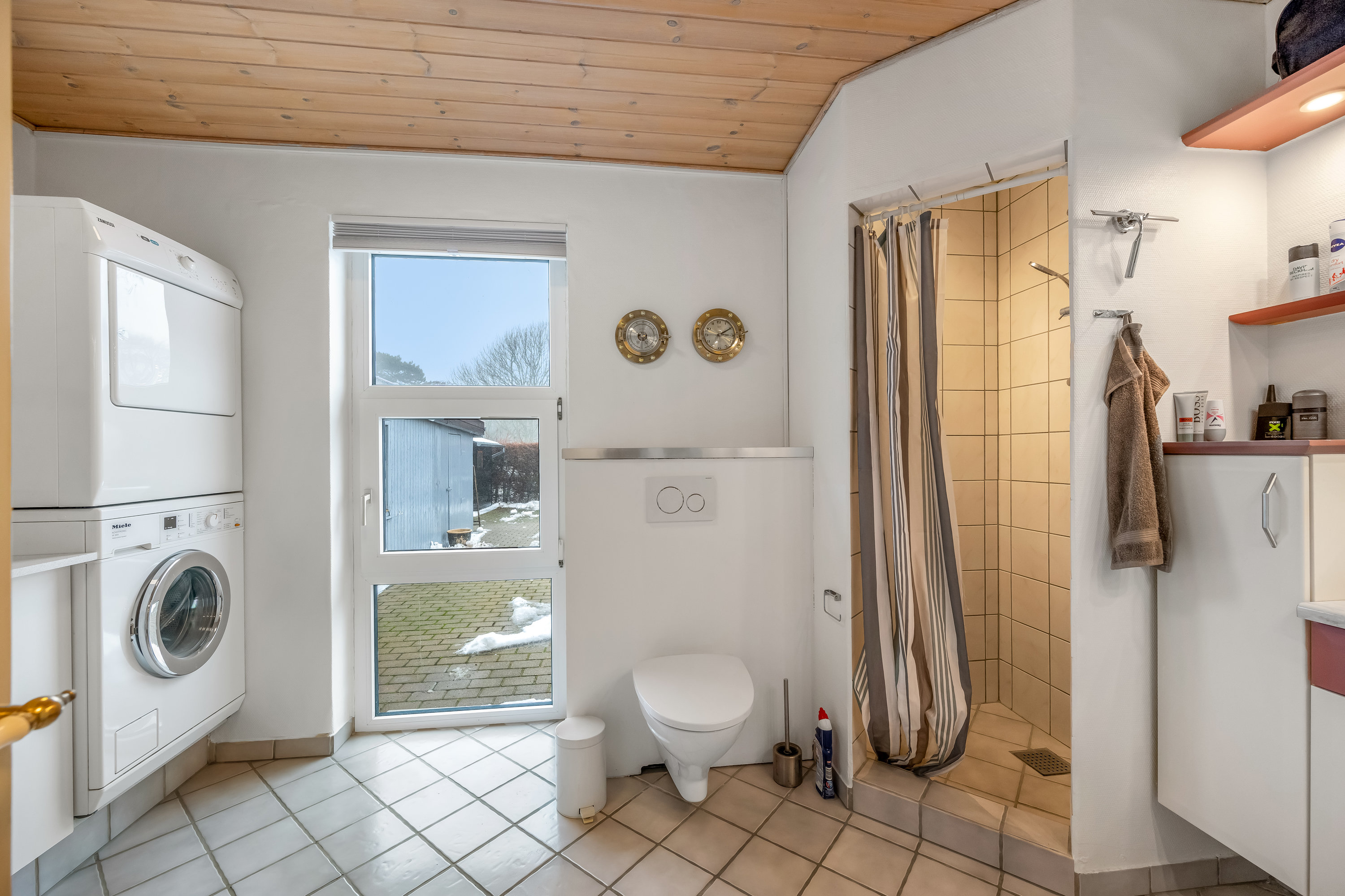 Fremhævet badeværelse billede i fuldskærmstilstand. Billede af Anemonevej 12, 6950 Ringkøbing