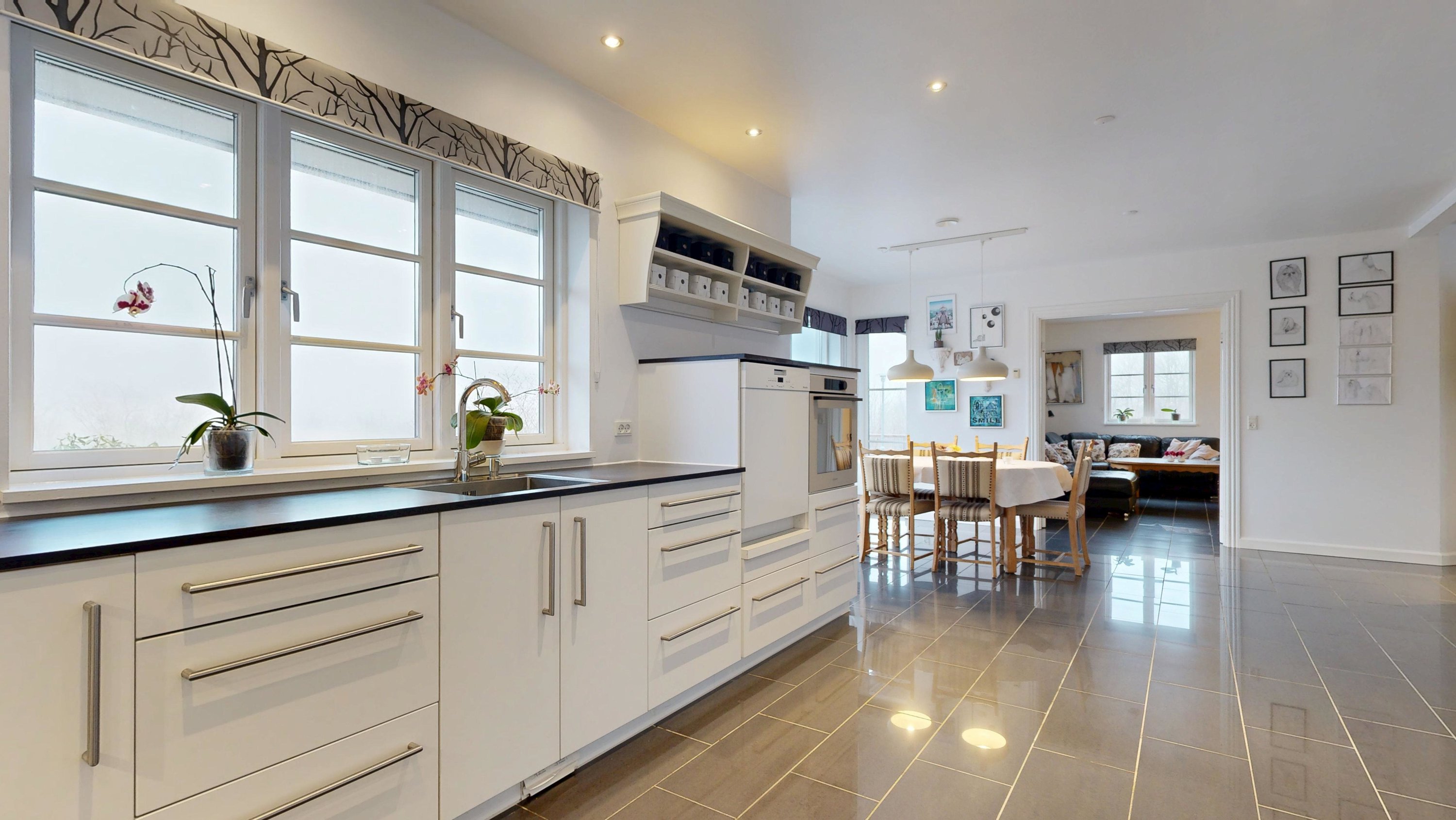 Fremhævet køkken alrum billede i fuldskærmstilstand. Billede af Fuglsangvej 3, Vinding, 8654 Bryrup