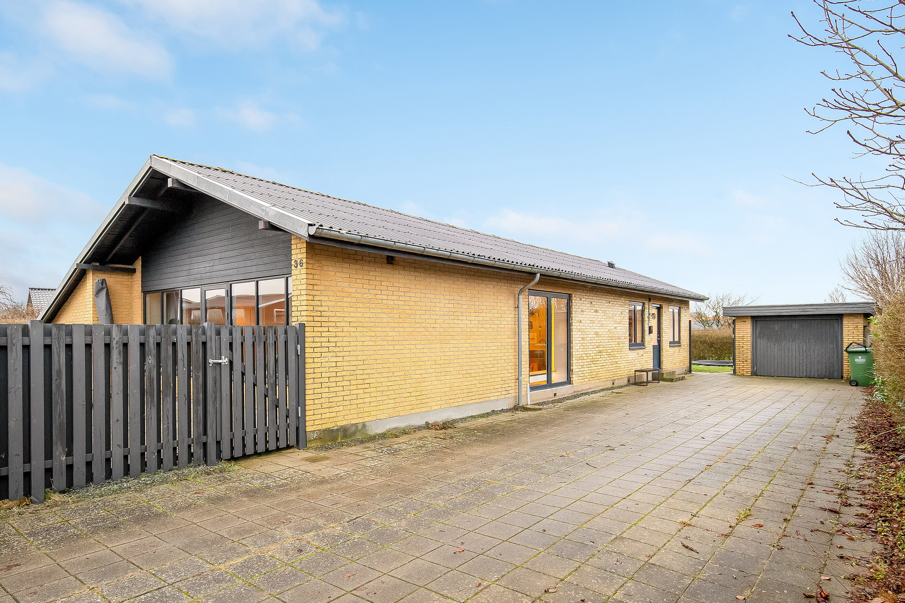 Fremhævet ejendommen billede i fuldskærmstilstand. Billede af Violvej 36, Søndermarken, 7100 Vejle