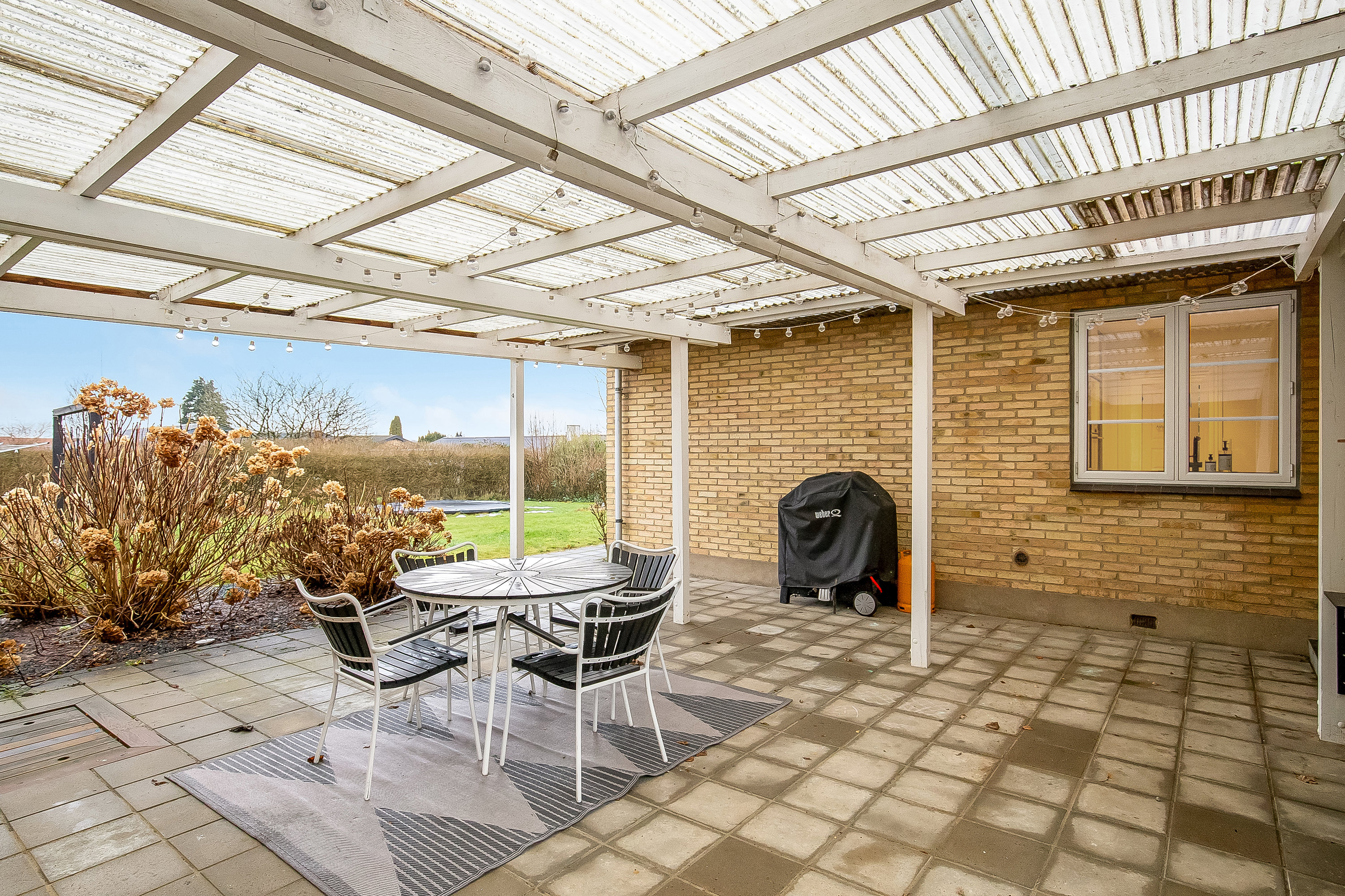 Fremhævet overdækket terrasse billede i fuldskærmstilstand. Billede af Violvej 36, Søndermarken, 7100 Vejle