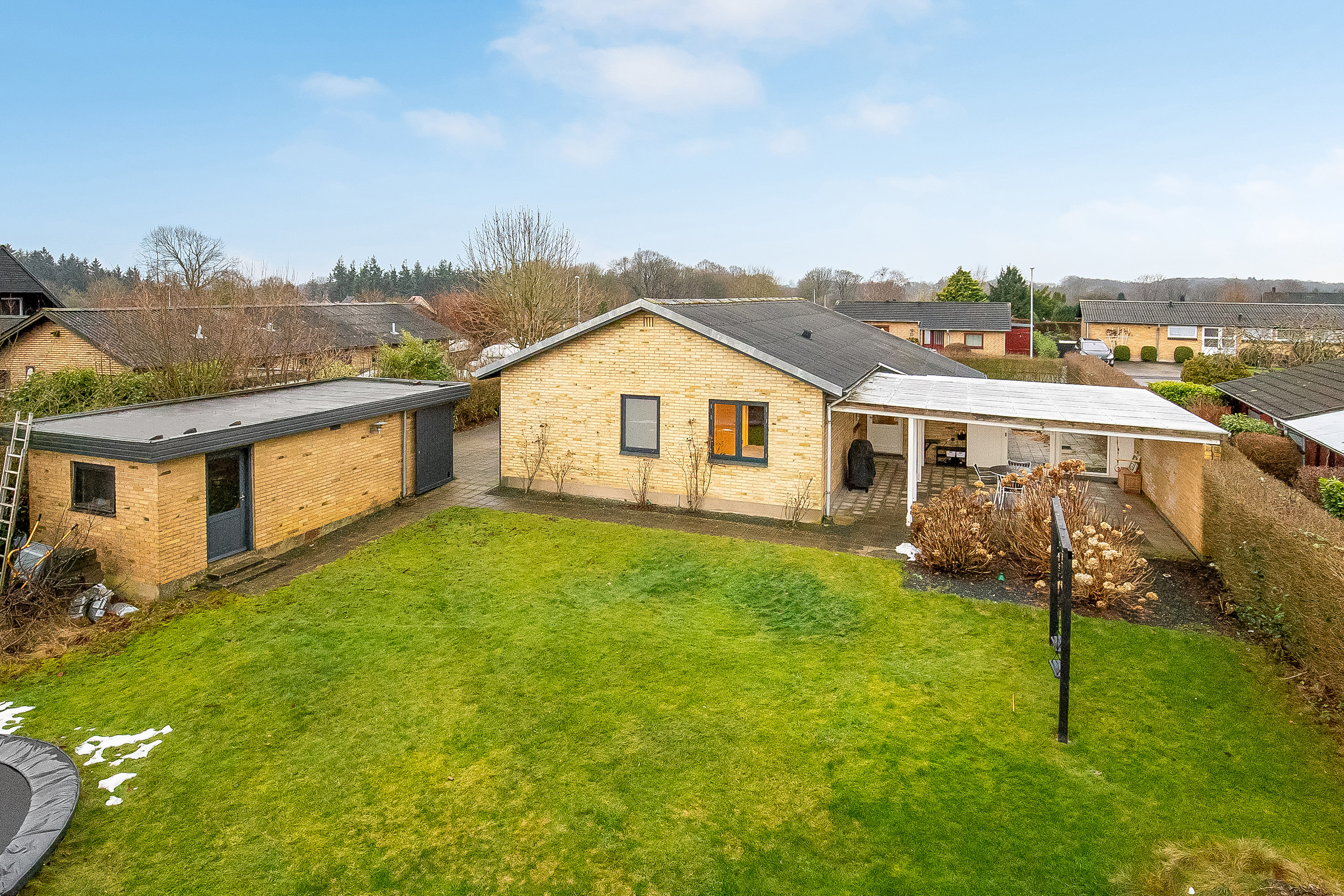 Fremhævet mastefoto billede i fuldskærmstilstand. Billede af Violvej 36, Søndermarken, 7100 Vejle