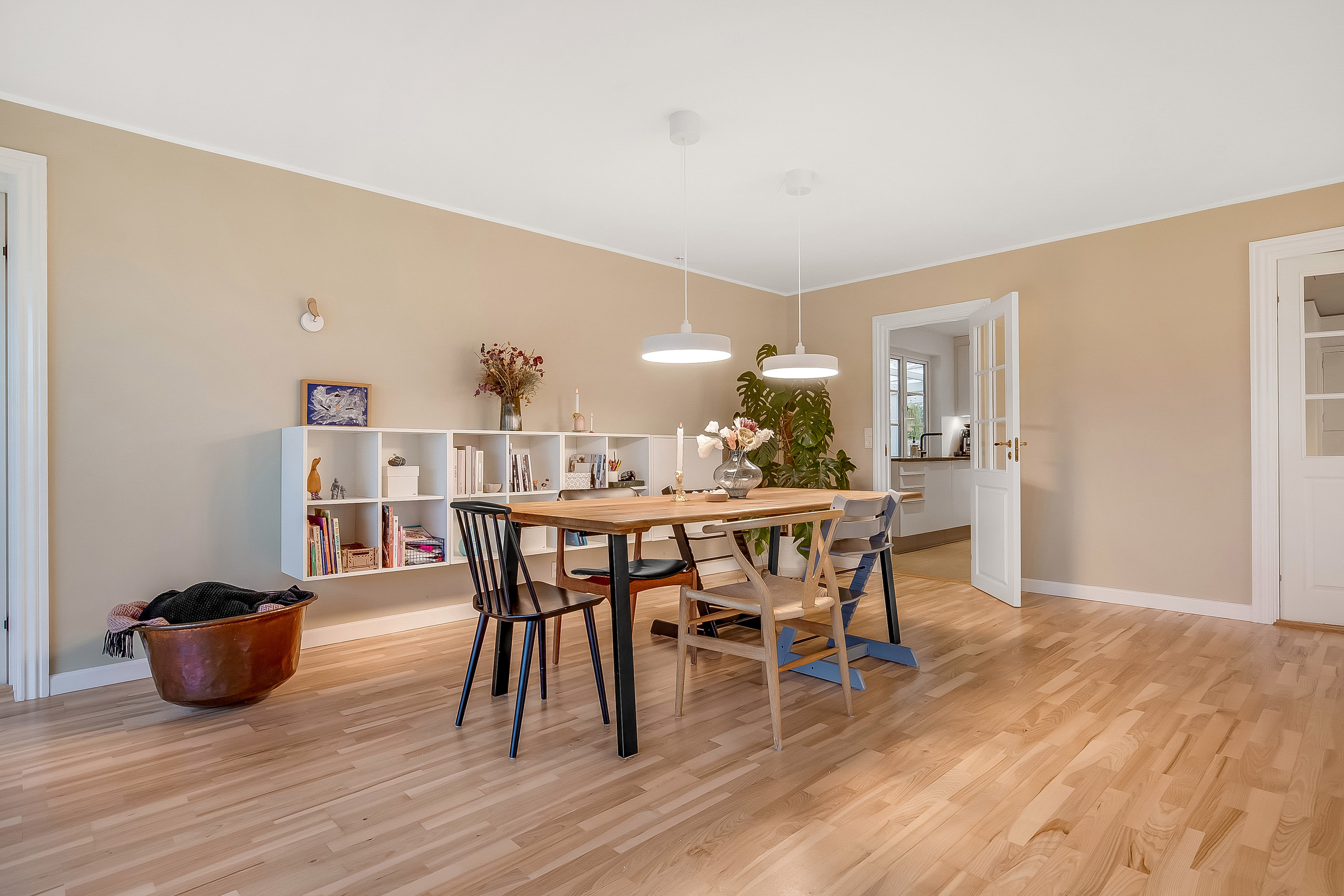 Fremhævet stue billede i fuldskærmstilstand. Billede af Violvej 36, Søndermarken, 7100 Vejle