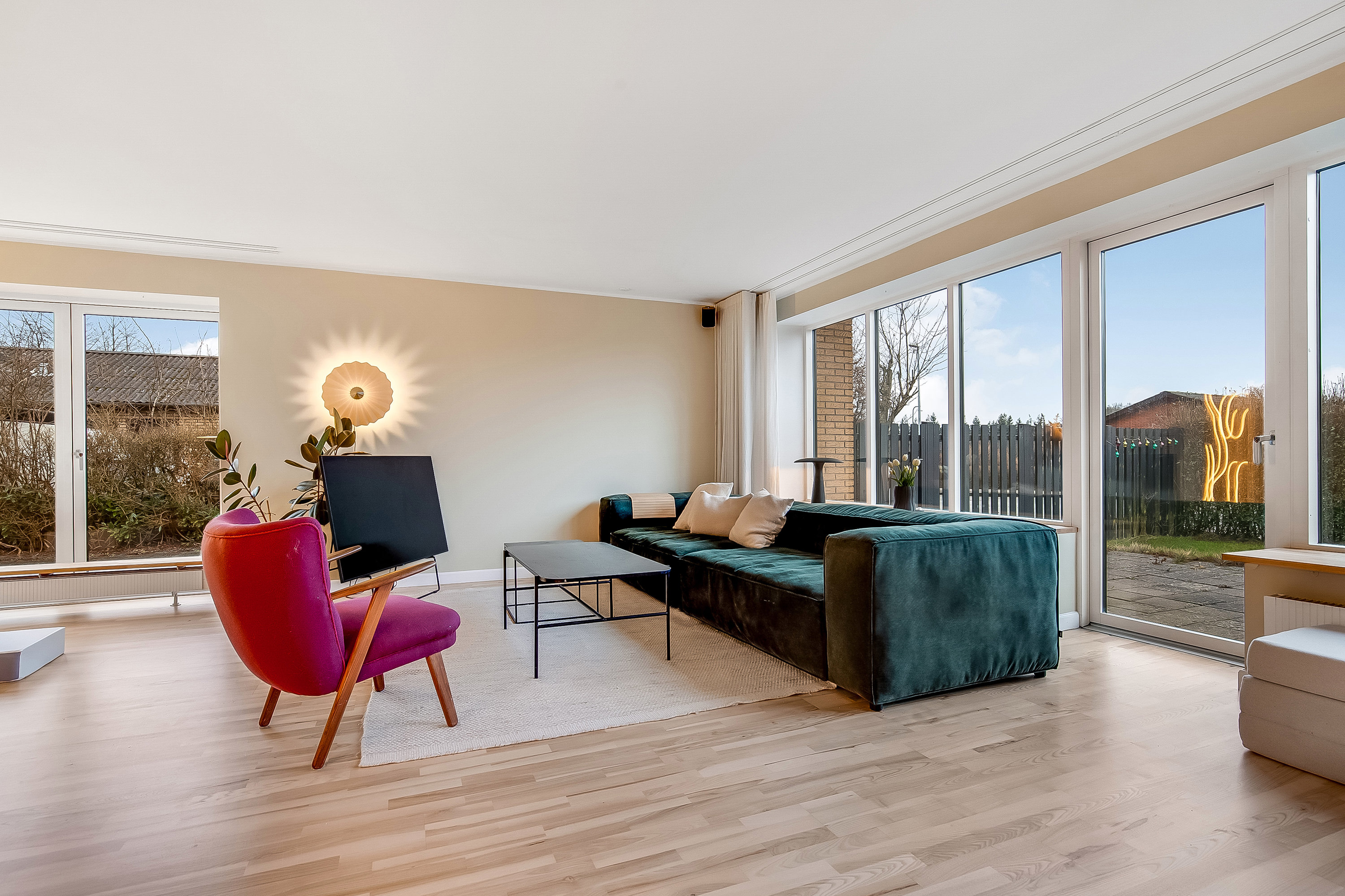 Fremhævet stue billede i fuldskærmstilstand. Billede af Violvej 36, Søndermarken, 7100 Vejle