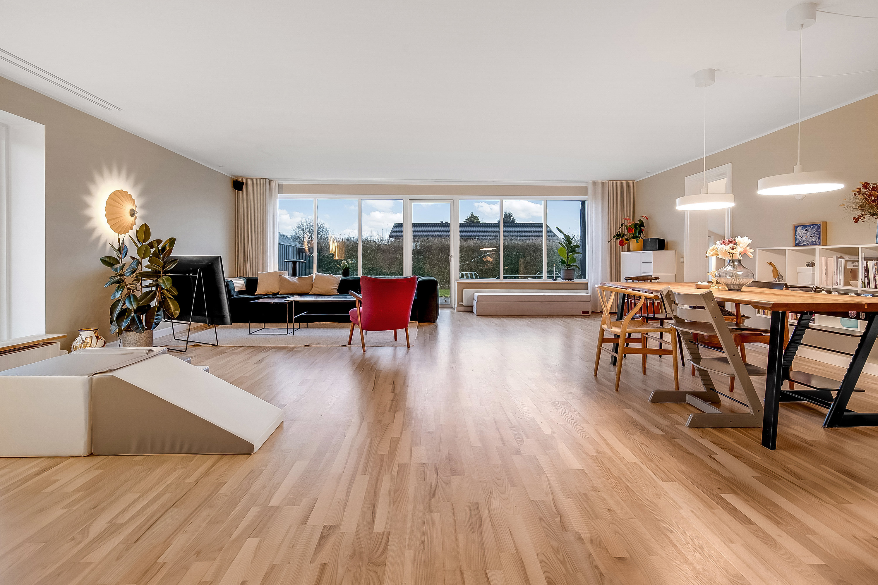 Fremhævet stue billede i fuldskærmstilstand. Billede af Violvej 36, Søndermarken, 7100 Vejle